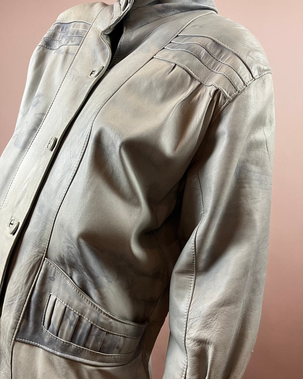 Leatherjacket Grey Batik Gr. 38