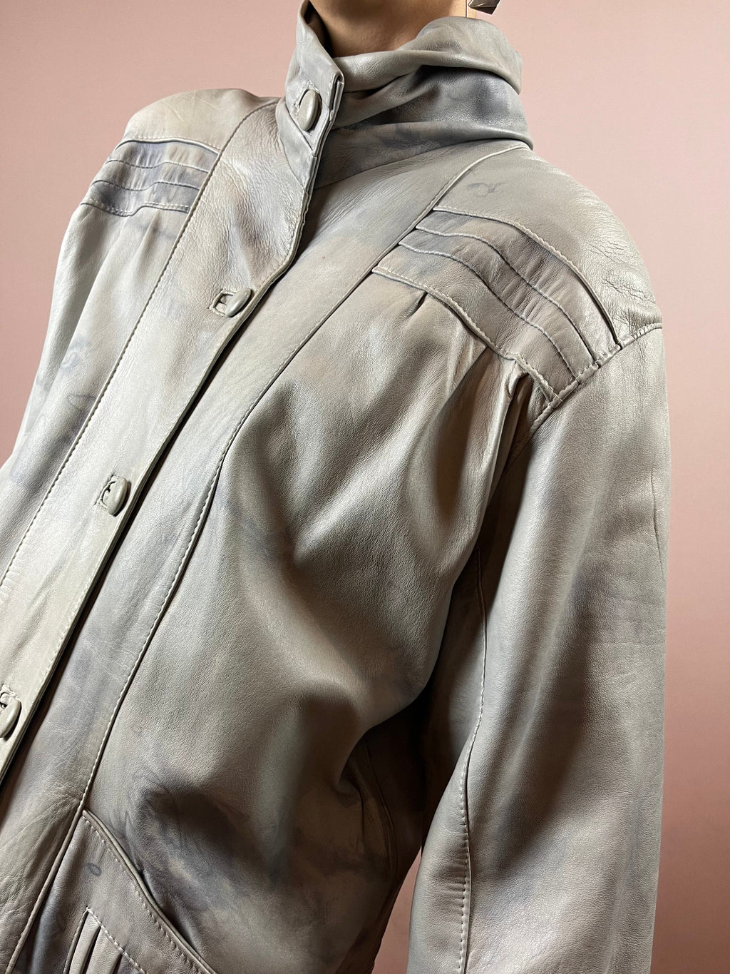 Leatherjacket Grey Batik Gr. 38