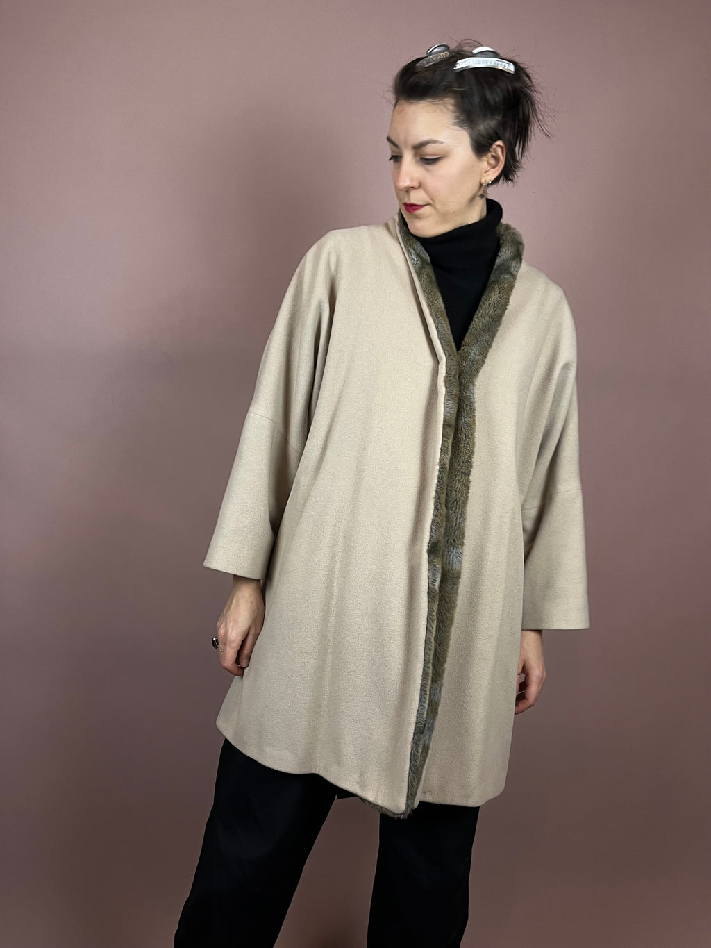 Coat Wool Cashmere Creme Fake Fur Gr. 42