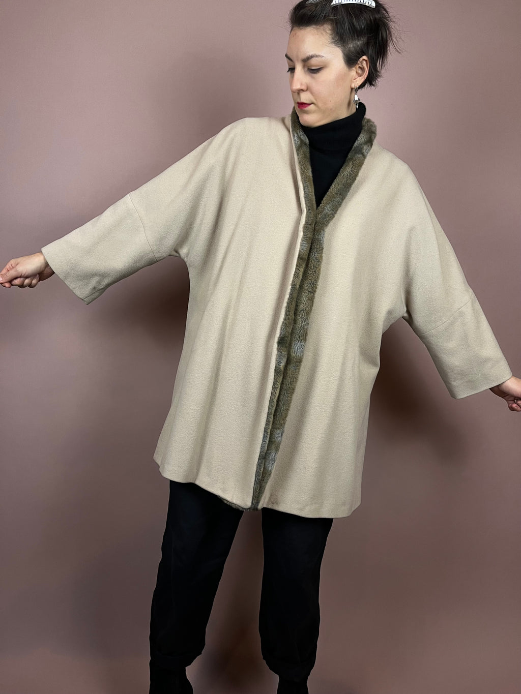 Coat Wool Cashmere Creme Fake Fur Gr. 42