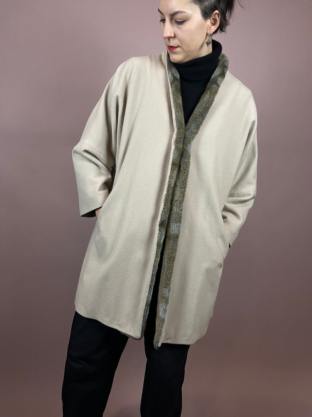 Coat Wool Cashmere Creme Fake Fur Gr. 42