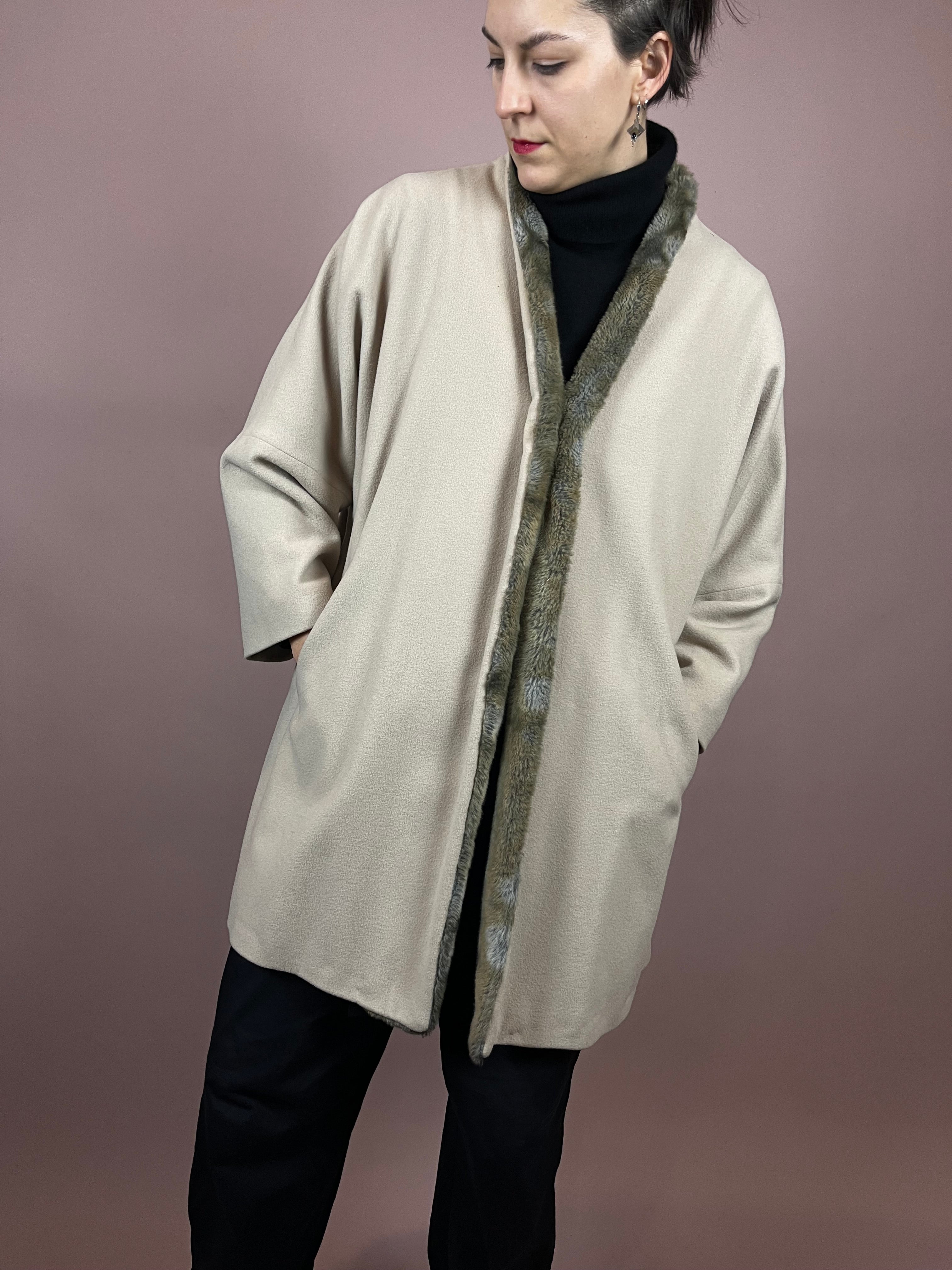 Coat Wool Cashmere Creme Fake Fur Gr. 42