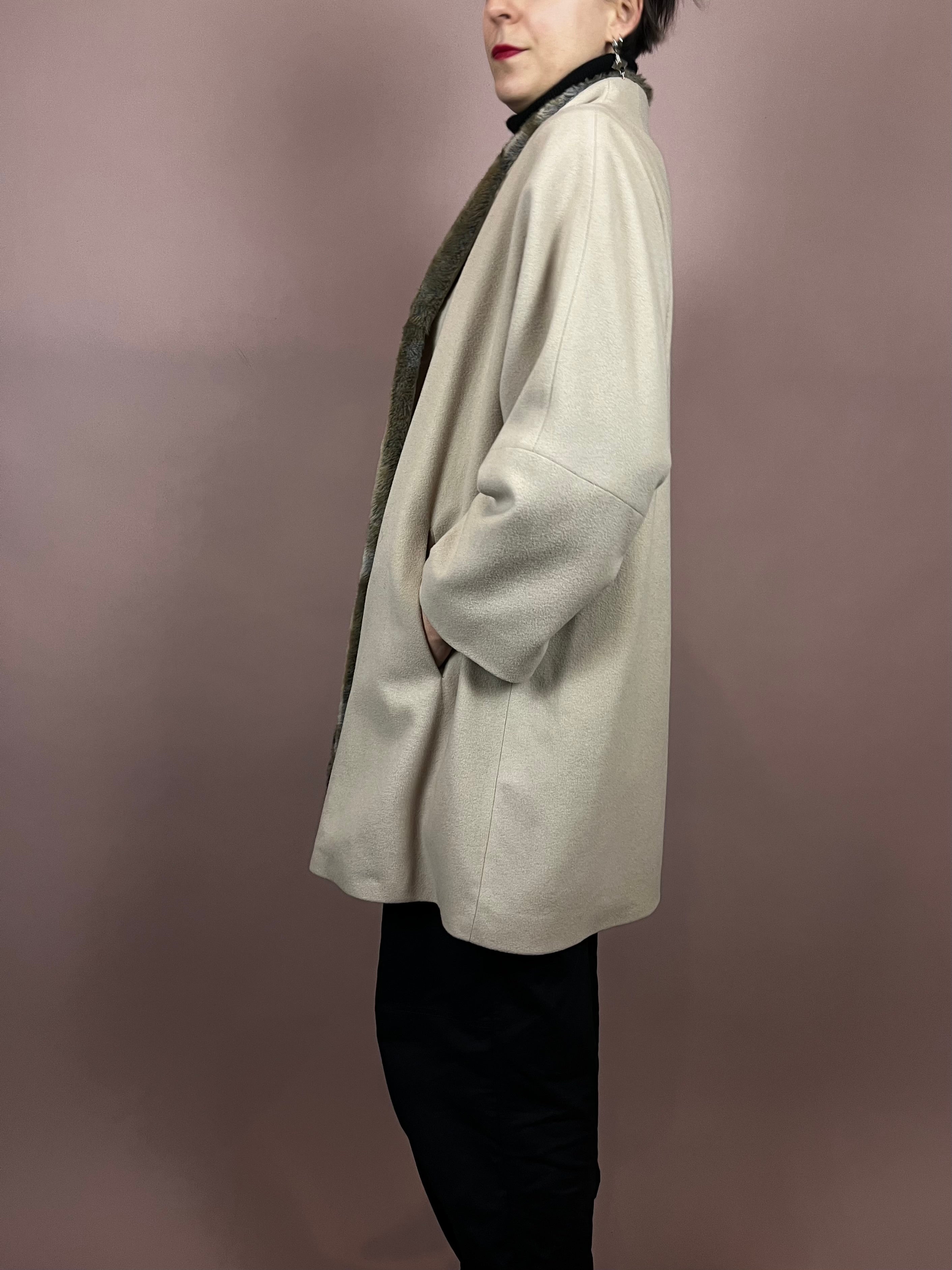 Coat Wool Cashmere Creme Fake Fur Gr. 42