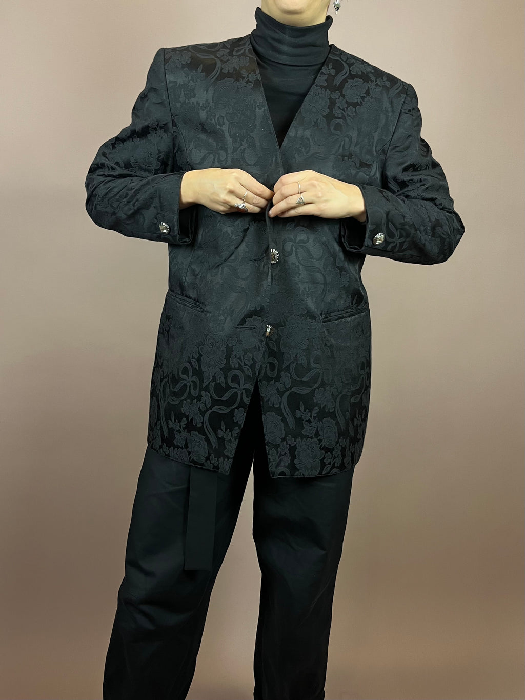 Blazer Black Flowers Bows Gr. 40