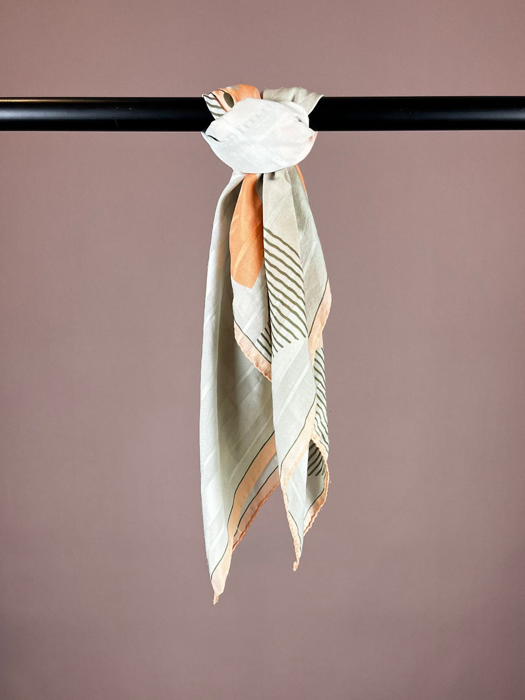 Scarf Grey Salmon Flower