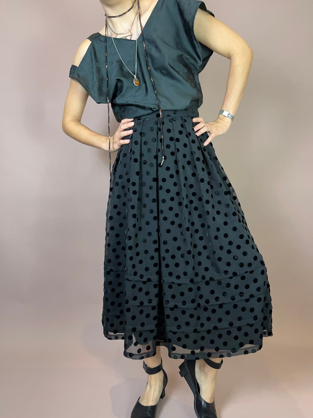 Rock Midi Schwarz Samt Punkte Gr. 34