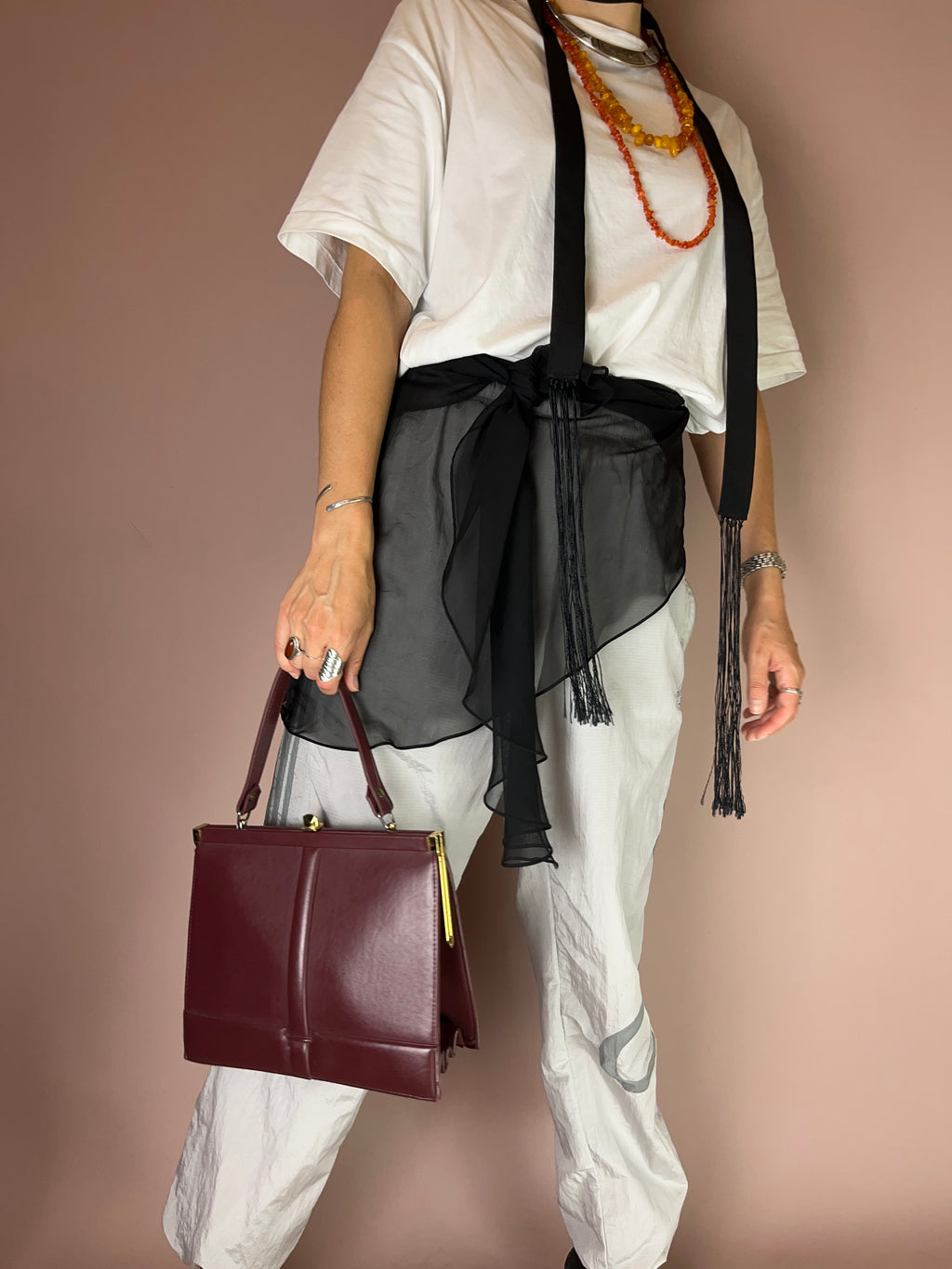 Bordeaux Handtasche mit Ziehharmonika-Innenfach – Gold Details