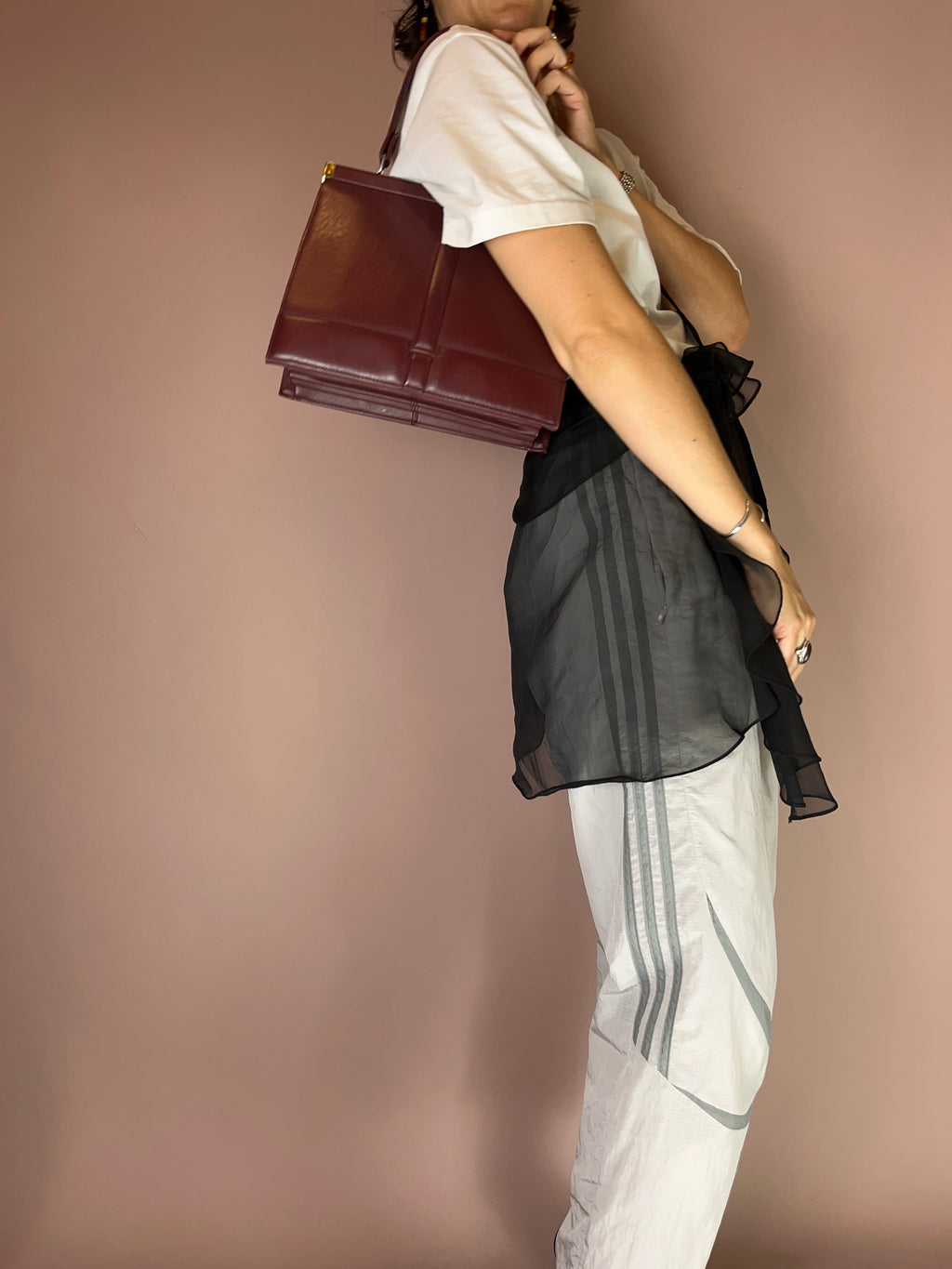 Bordeaux Handtasche mit Ziehharmonika-Innenfach – Gold Details