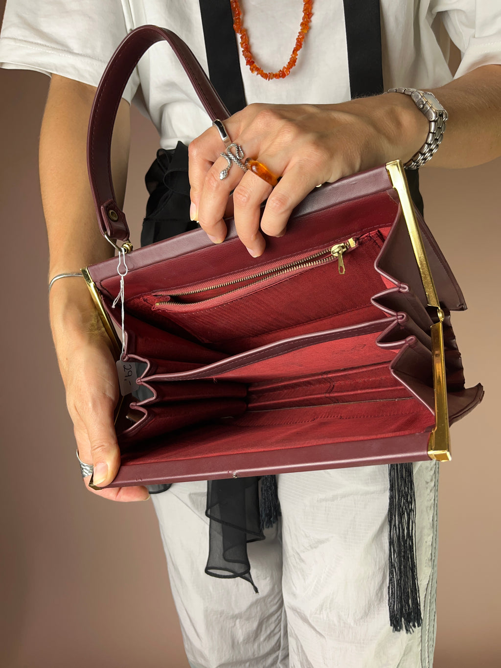 Bordeaux Handtasche mit Ziehharmonika-Innenfach – Gold Details