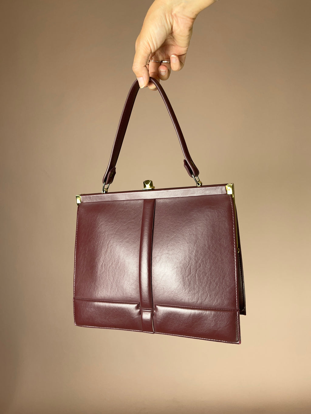 Bordeaux Handtasche mit Ziehharmonika-Innenfach – Gold Details