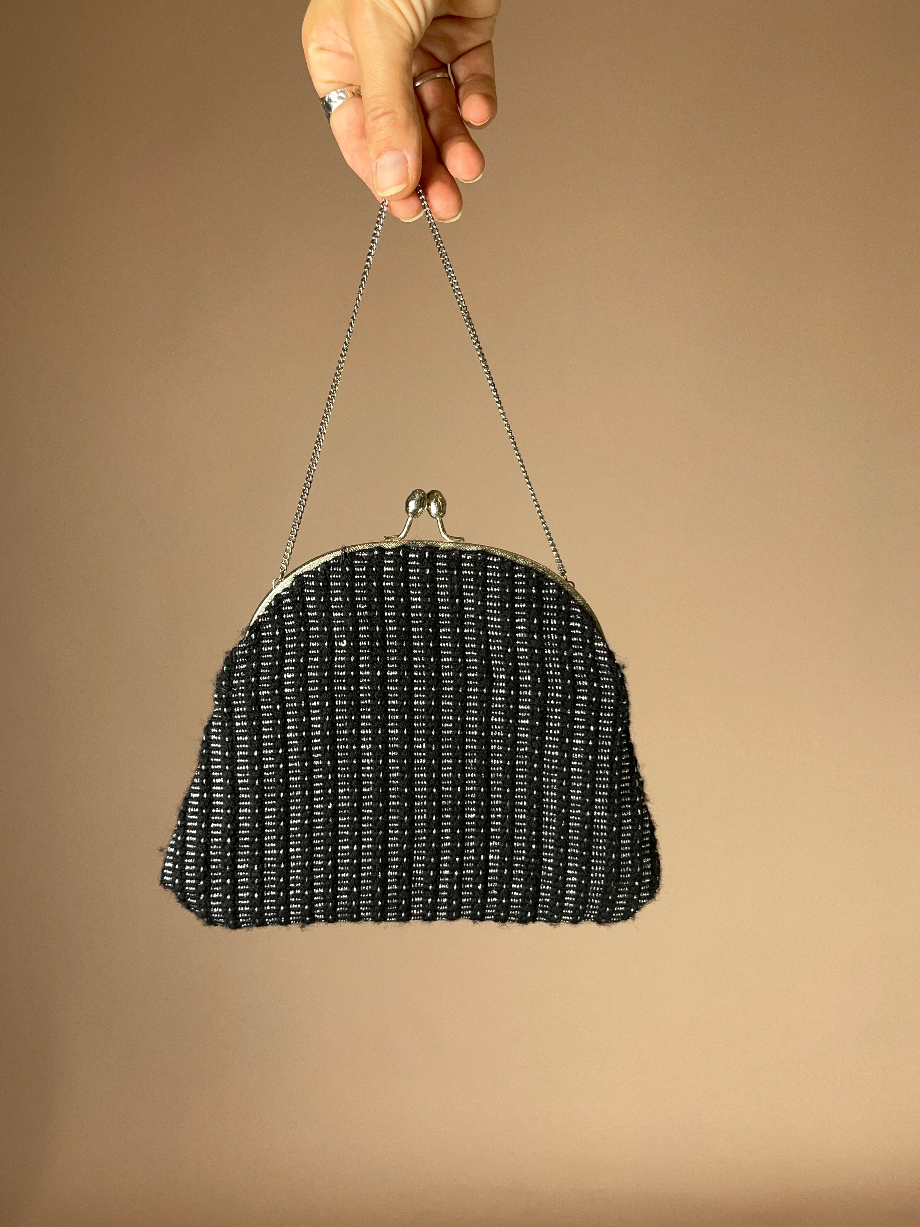 Mini Abendtäschchen Schwarz-Silber mit Kettenhenkel