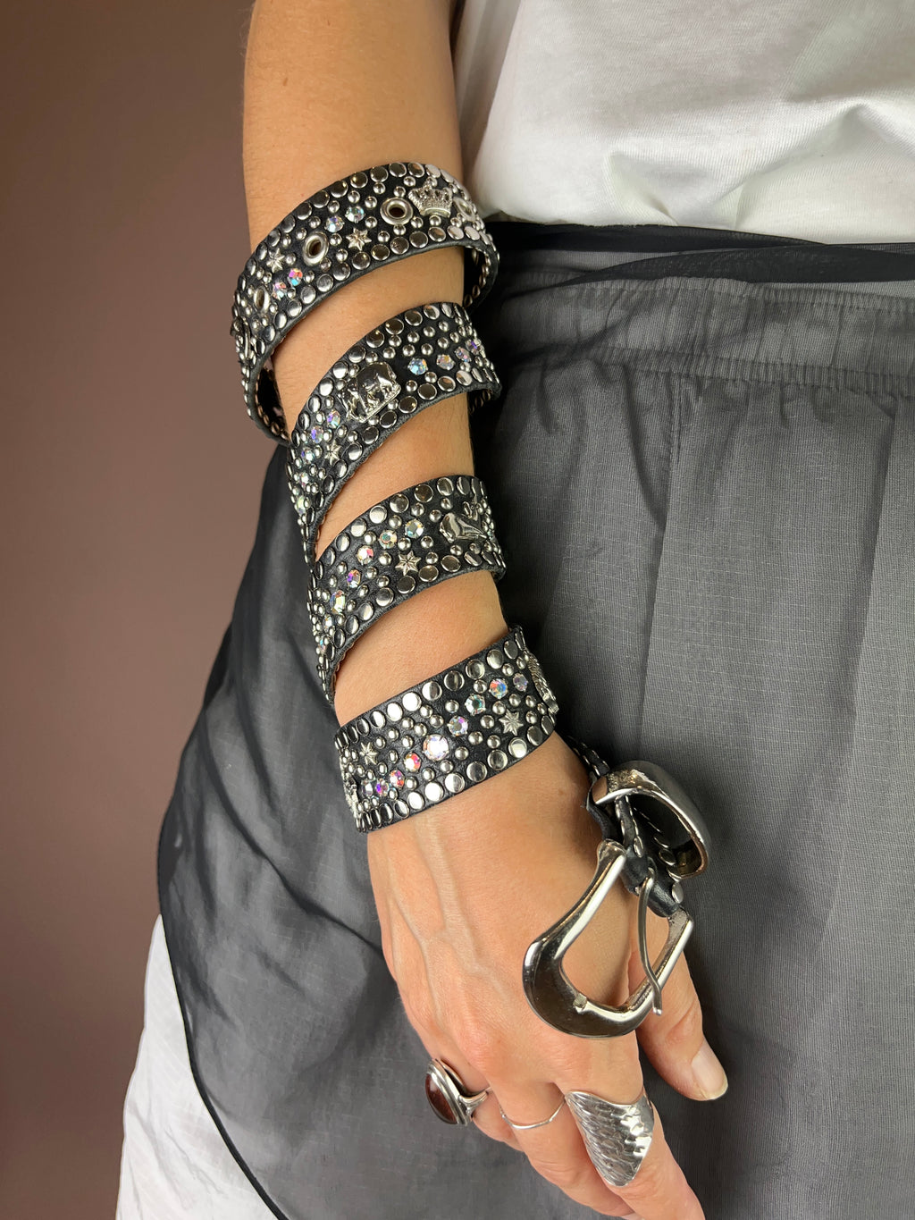 Gürtel Schwarz Leder mit Nieten & Strass – Kolster