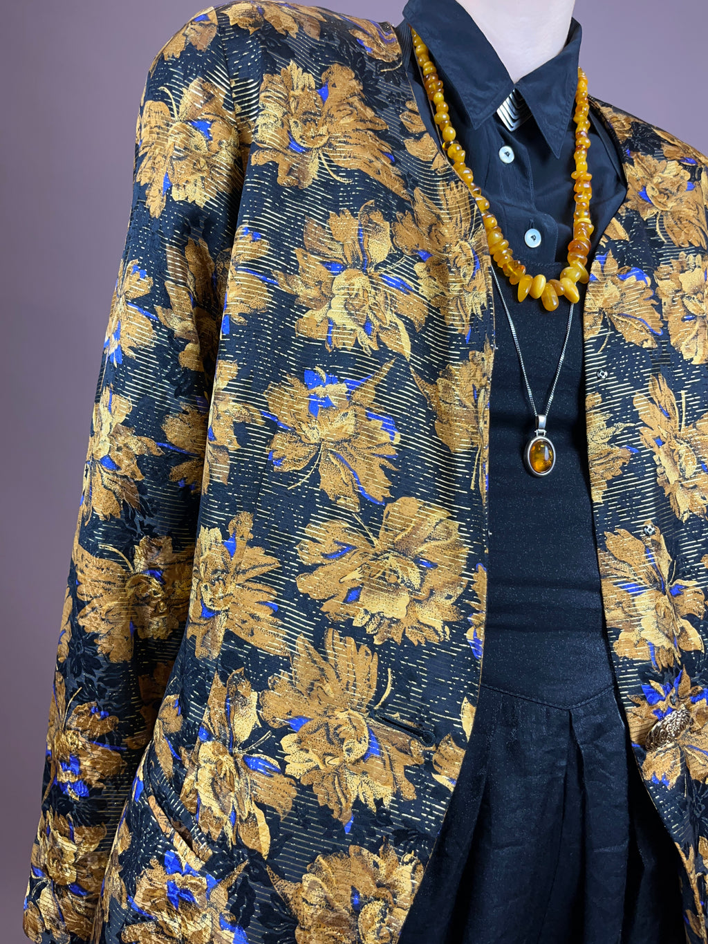Cardigan Blazer Seide Gold Violet Blumen Gr. 40
