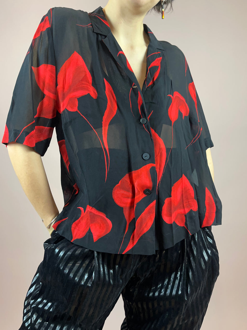 Bluse Schwarz Rot Blumen Gr. 42
