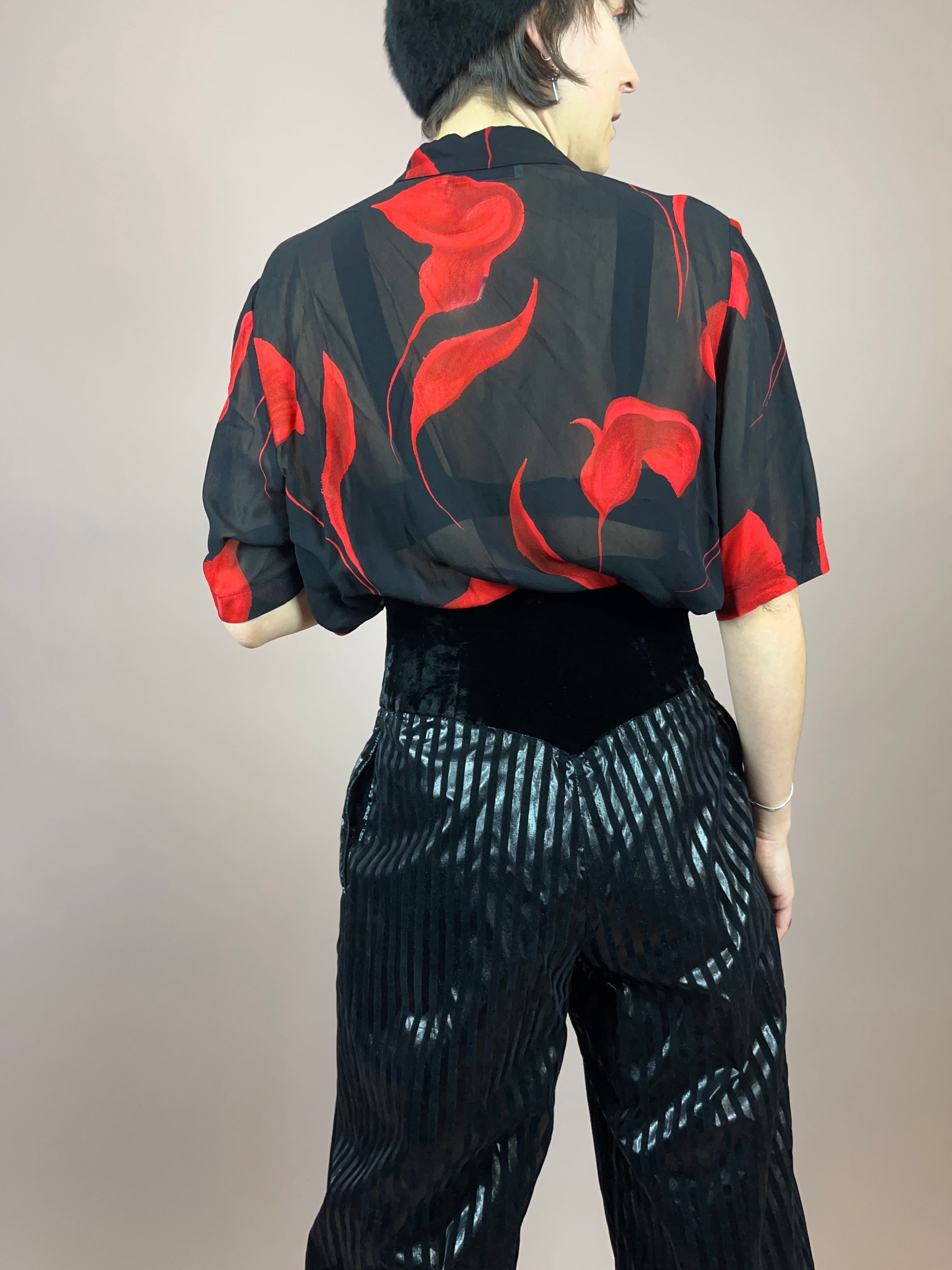Bluse Schwarz Rot Blumen Gr. 42