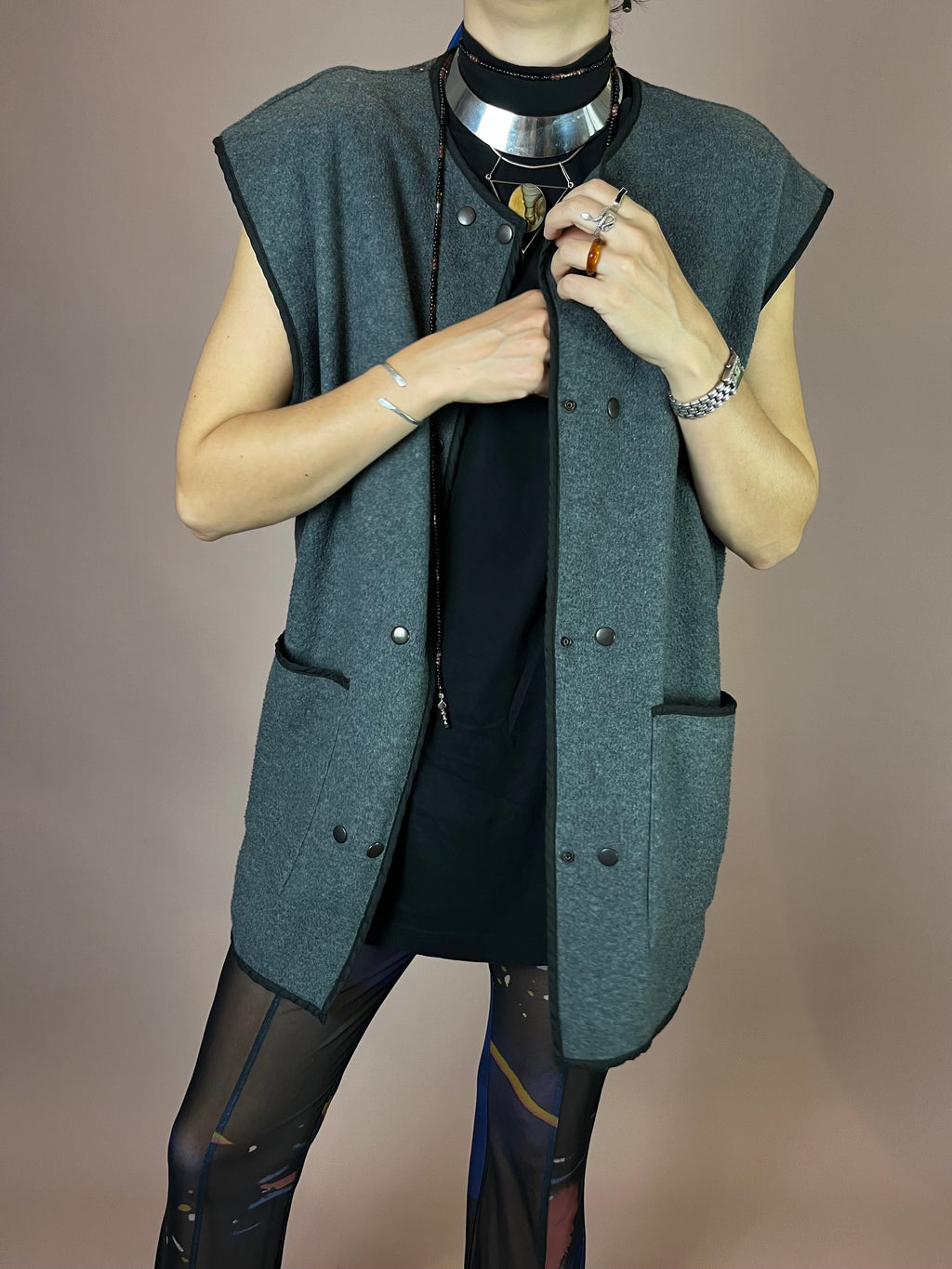 Graue Fleece Weste oversized mit Druckknöpfen Gr. XL