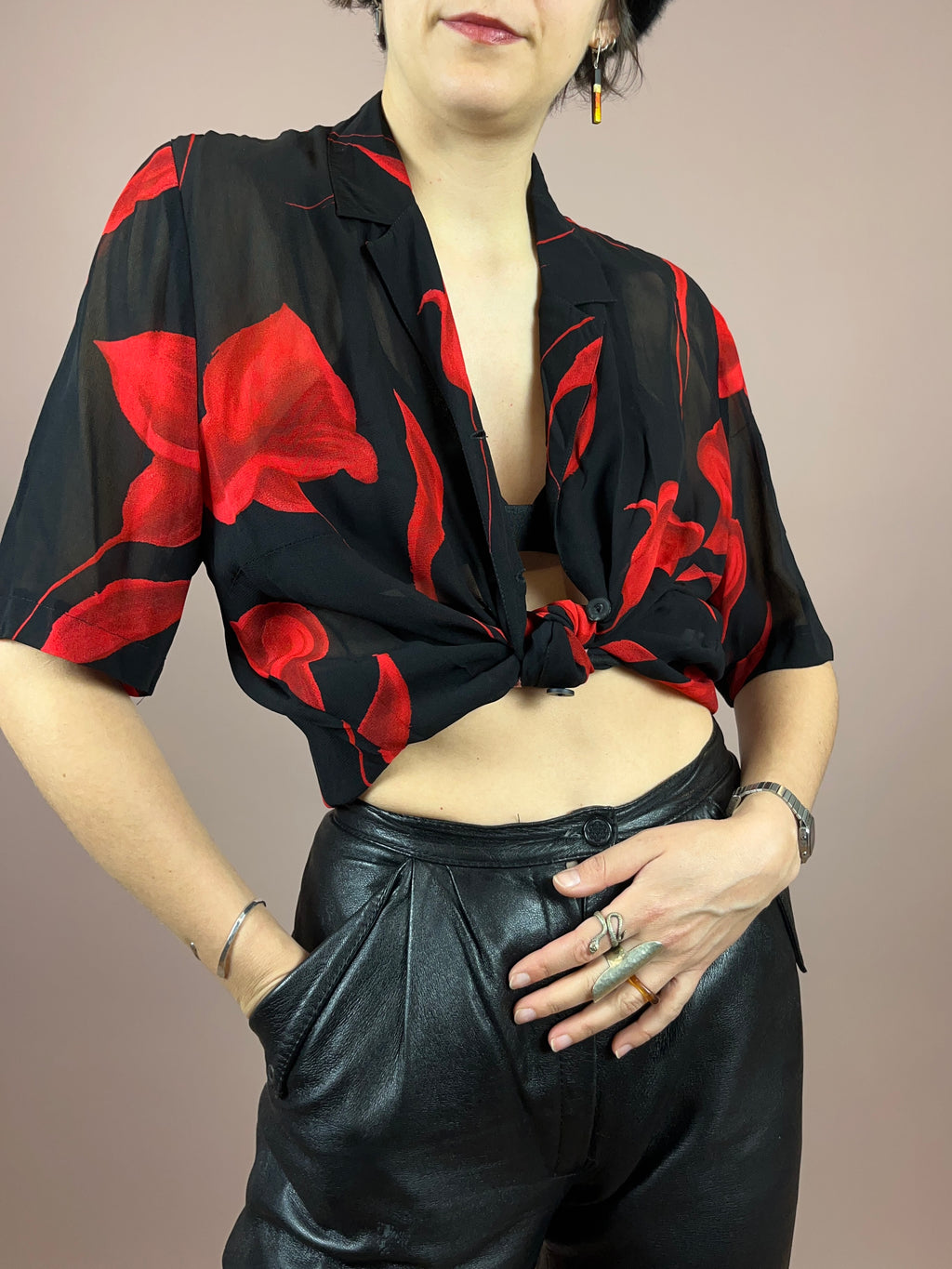 Bluse Schwarz Rot Blumen Gr. 42