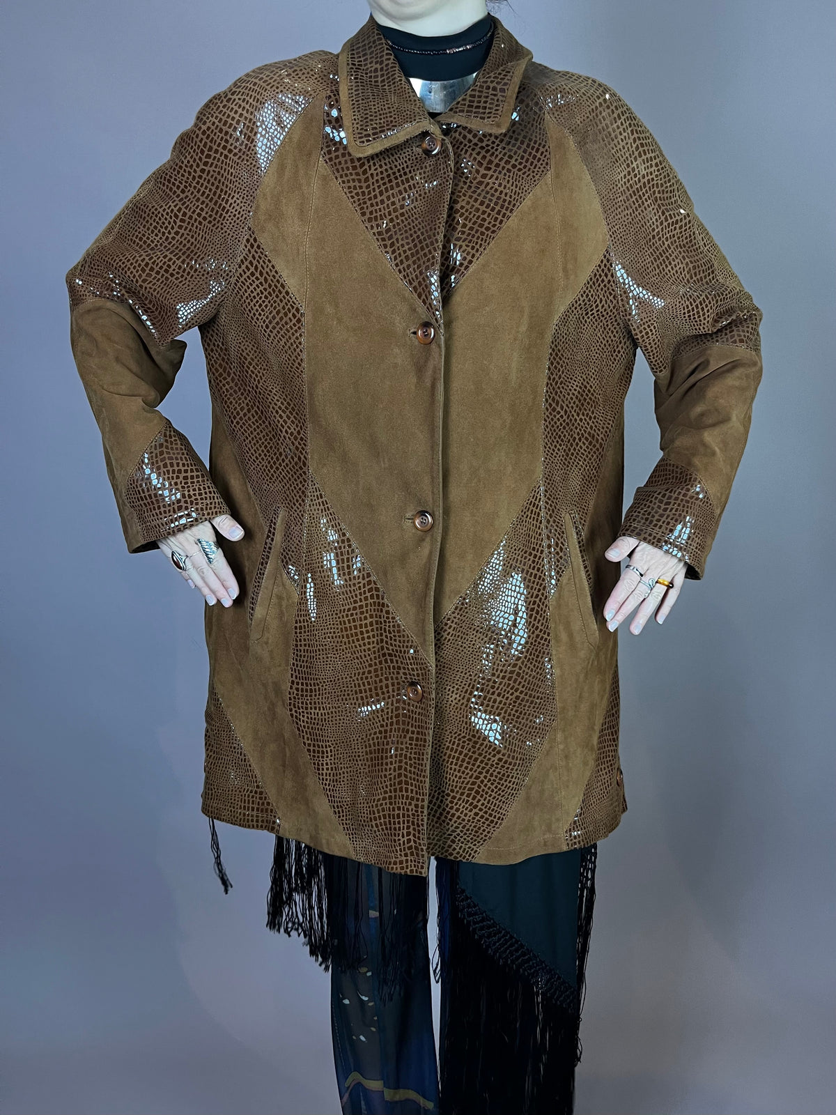 Wildleder Mantel Braun mit Schlangenprägung Gr. 44/46