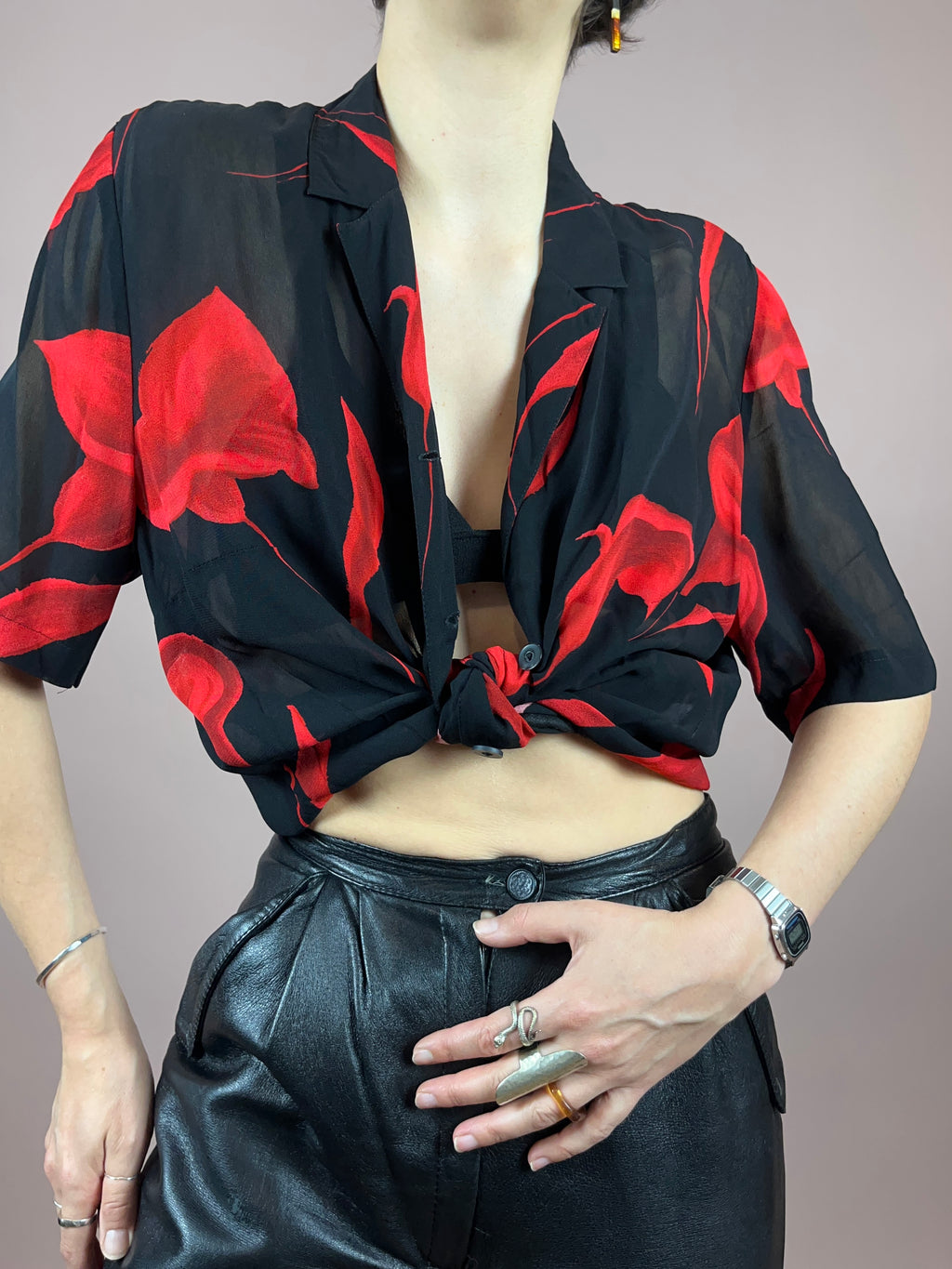 Bluse Schwarz Rot Blumen Gr. 42