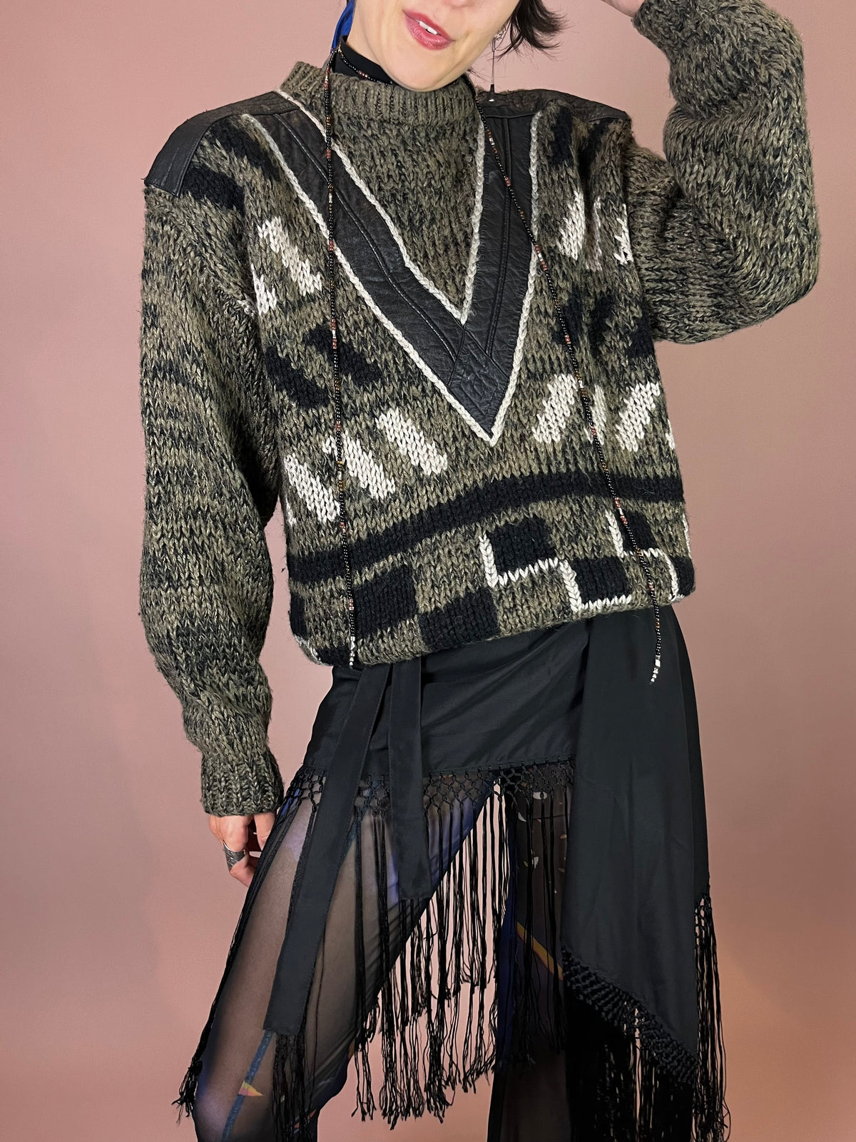 Grober Strickpullover mit Echtleder Details Grafikmuster Gr. 40