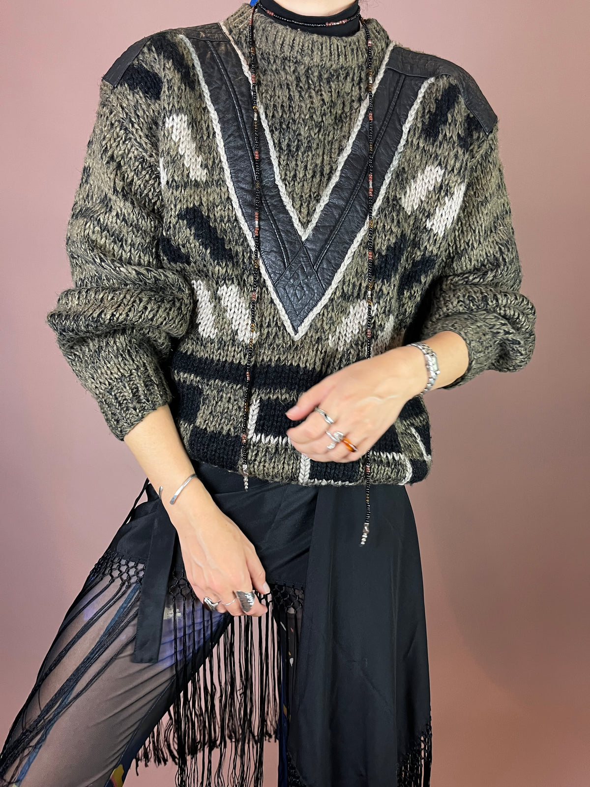 Grober Strickpullover mit Echtleder Details Grafikmuster Gr. 40