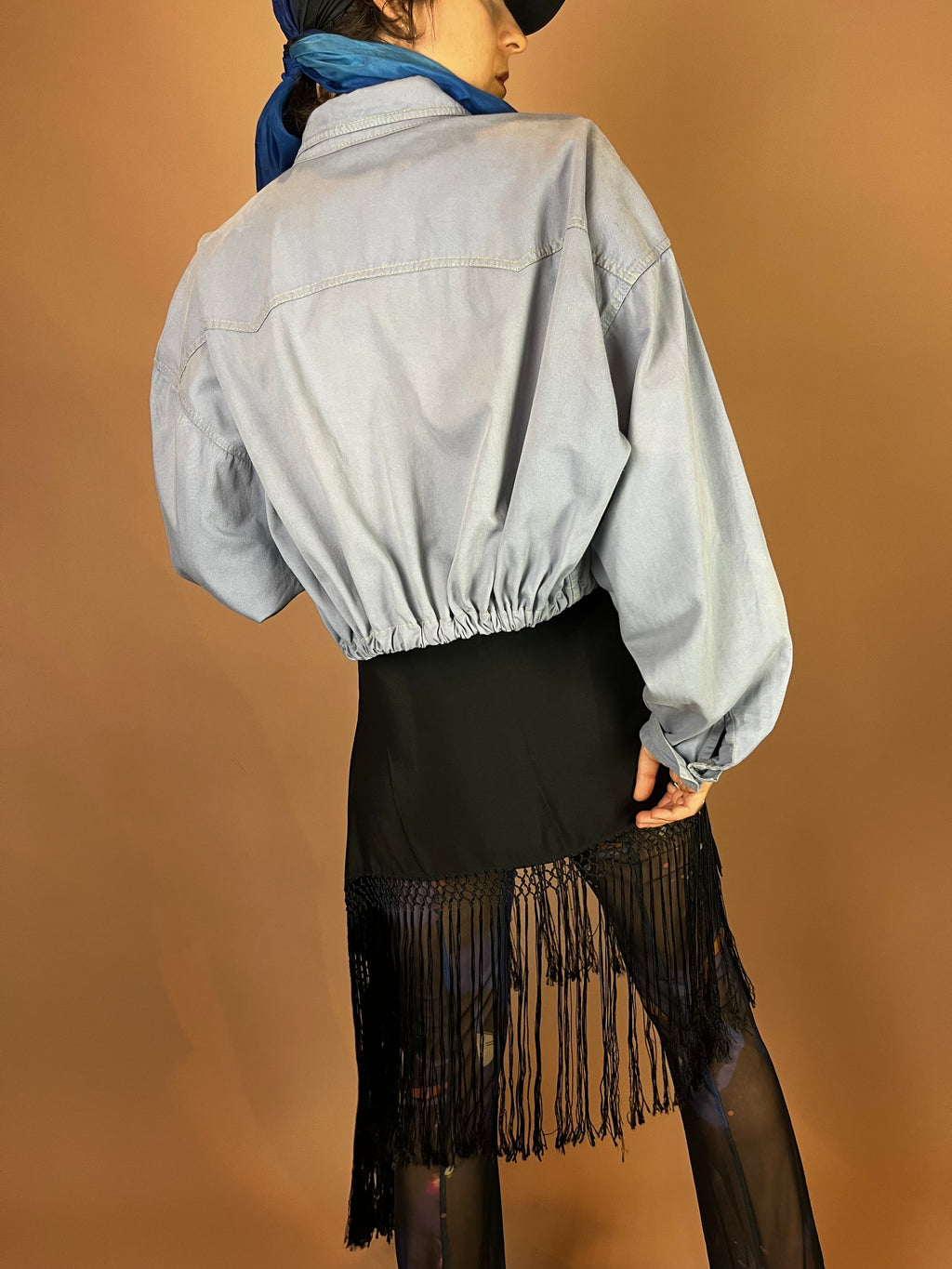Upcycled Jeanshemd Hellblau Violett Kontrastnähte Gr. Uni