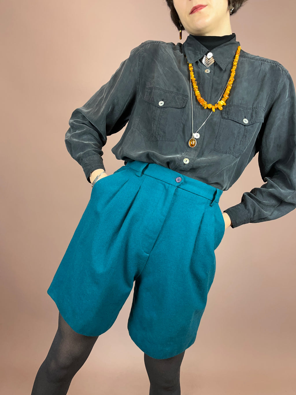Shorts Petrol Wolle Bundfalten Gr. 36