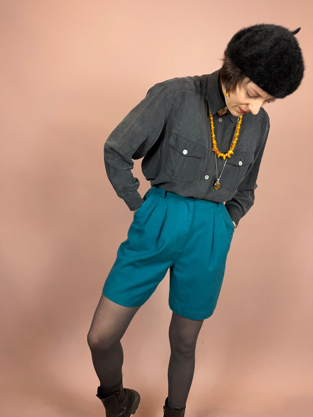 Shorts Petrol Wolle Bundfalten Gr. 36