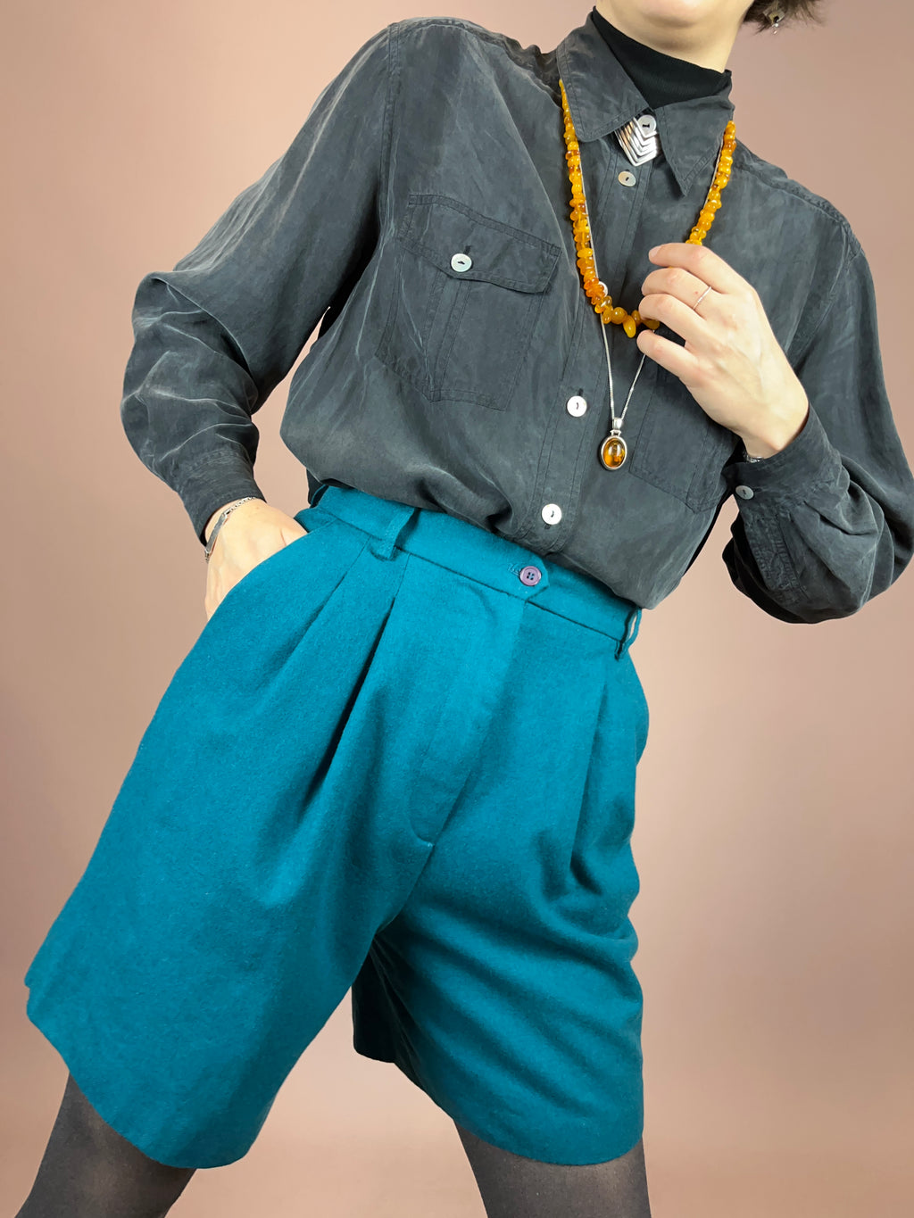 Shorts Petrol Wolle Bundfalten Gr. 36