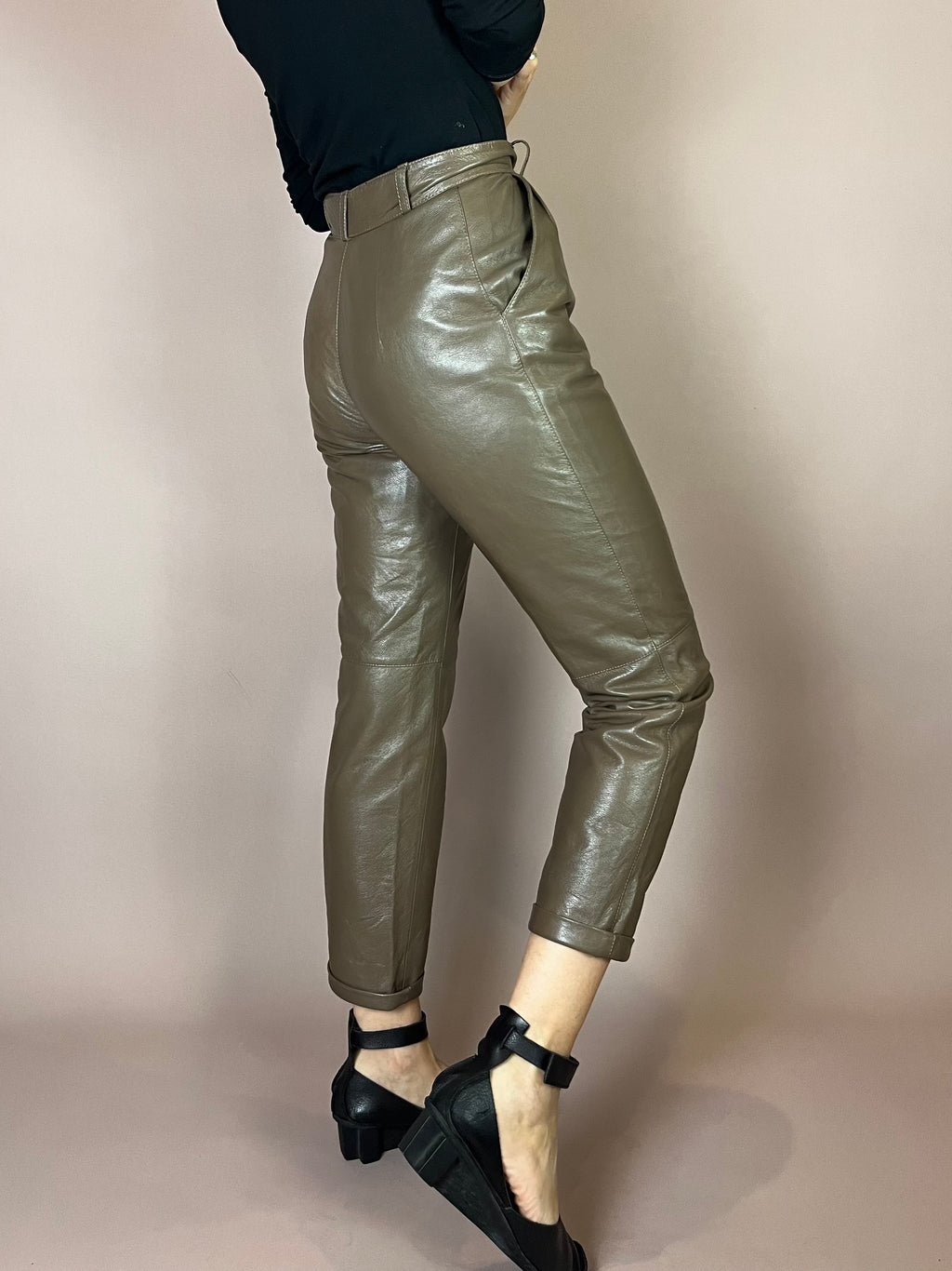 High-Waist Lederhose in Schlammbraun Gr. 34