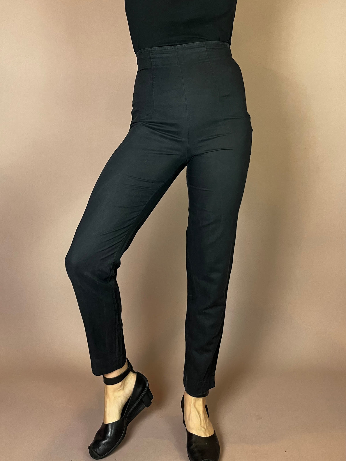 Mondi Zigarettenhose in Schwarz 90er Gr. 34