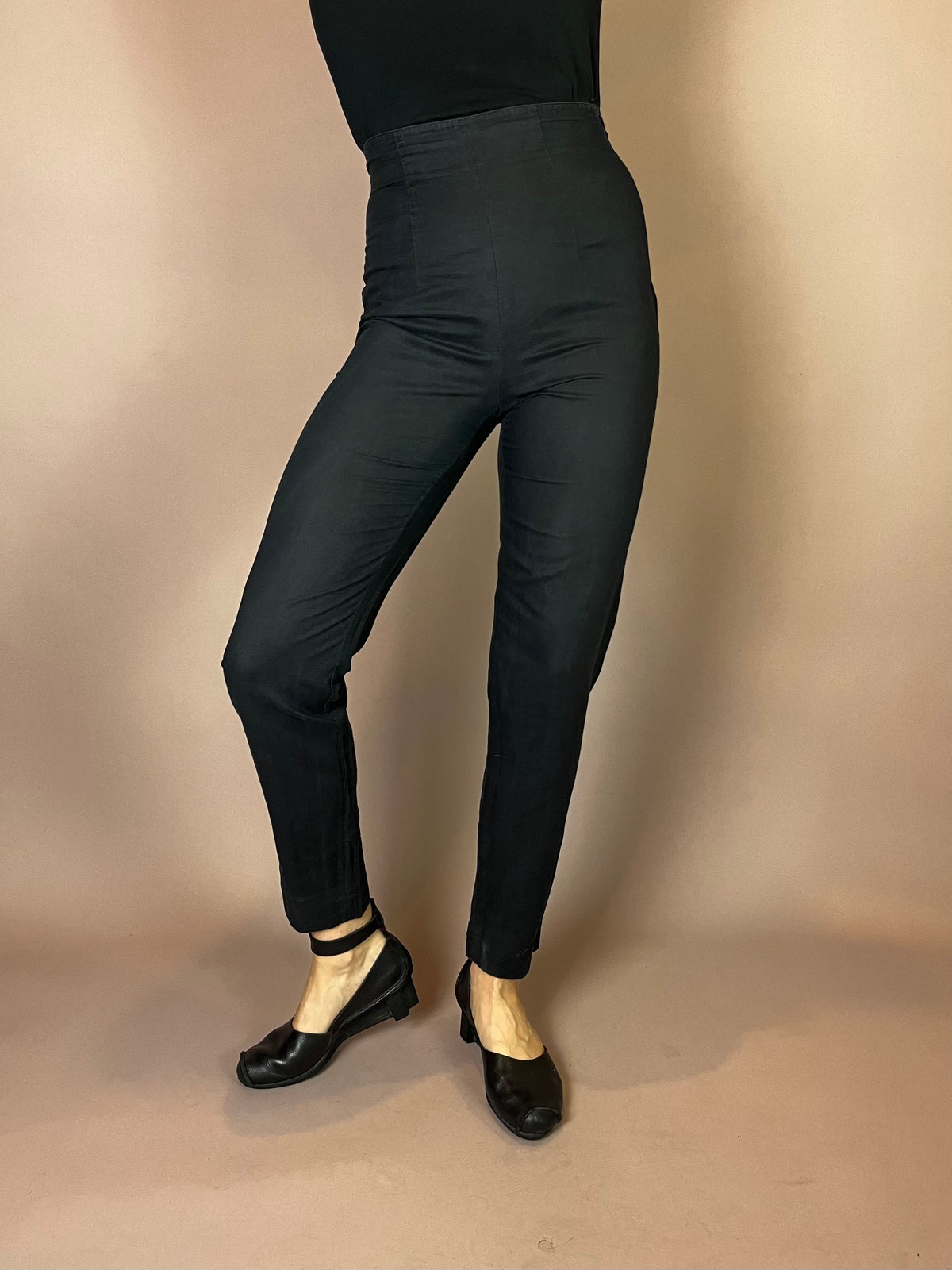Mondi Zigarettenhose in Schwarz 90er Gr. 34