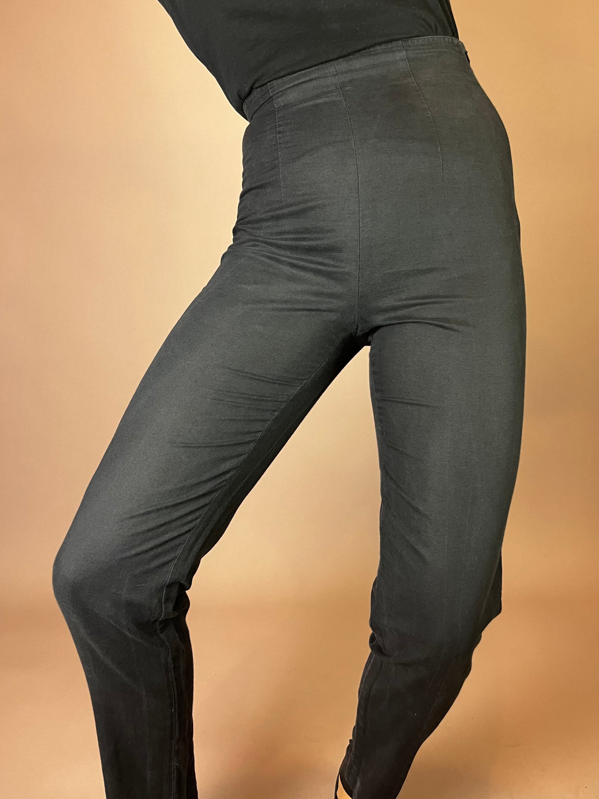 Mondi Zigarettenhose in Schwarz 90er Gr. 34