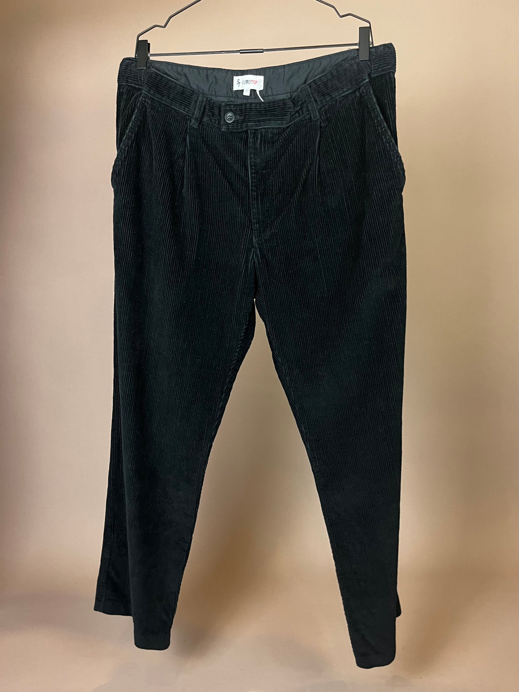 Bundfalten-Cordhose in Schwarz Gr. XL