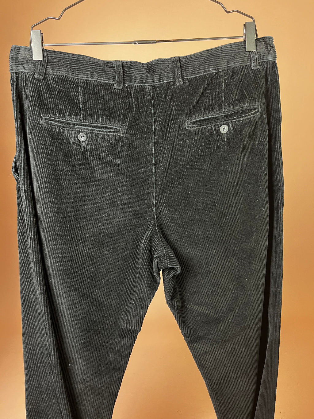 Bundfalten-Cordhose in Schwarz Gr. XL