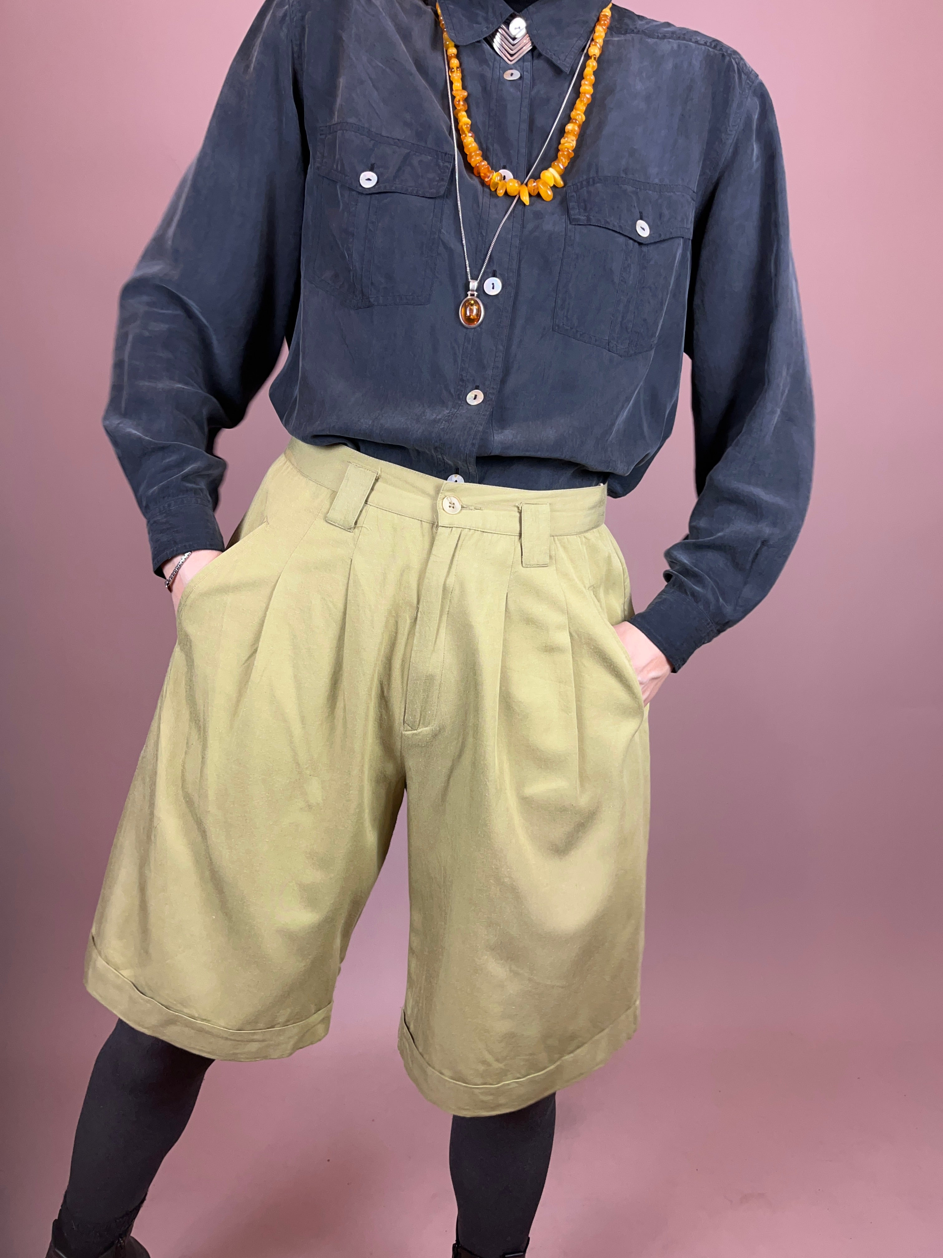 Shorts Wolle Khaki Limette Grün High Waist Gr. 38