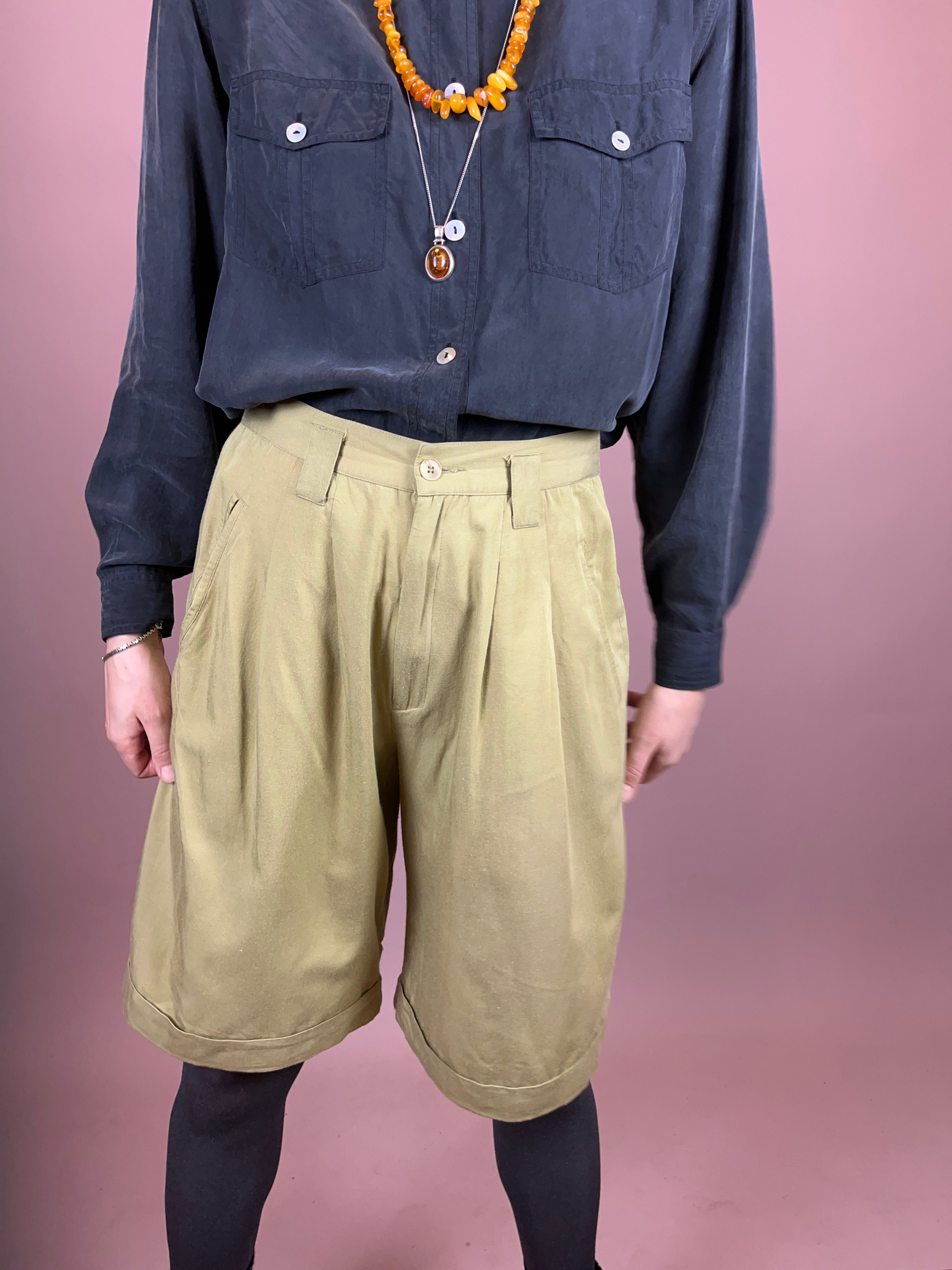 Shorts Wolle Khaki Limette Grün High Waist Gr. 38