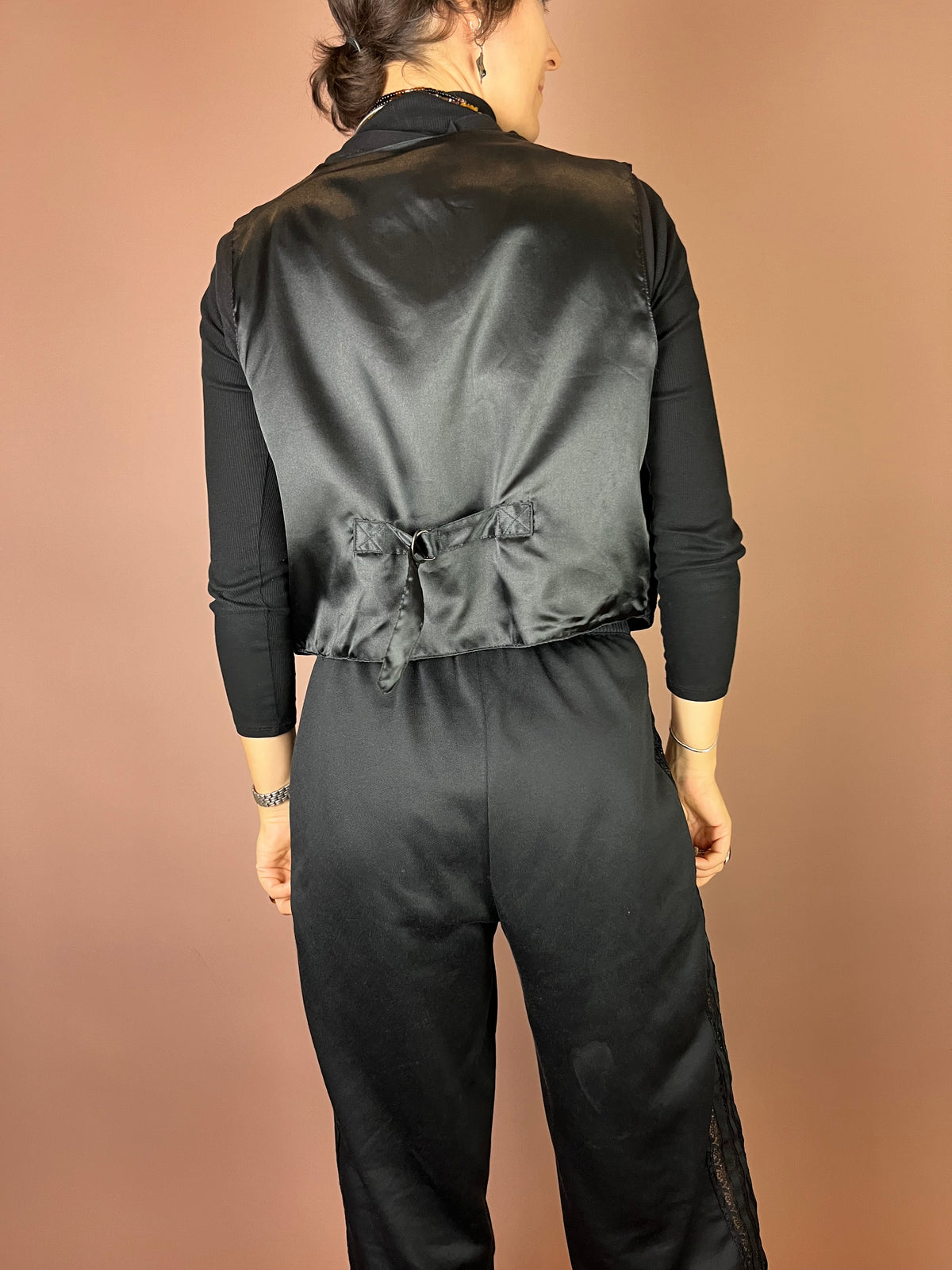 Wildlederweste in Schwarz mit floraler Stickerei Gr. 42