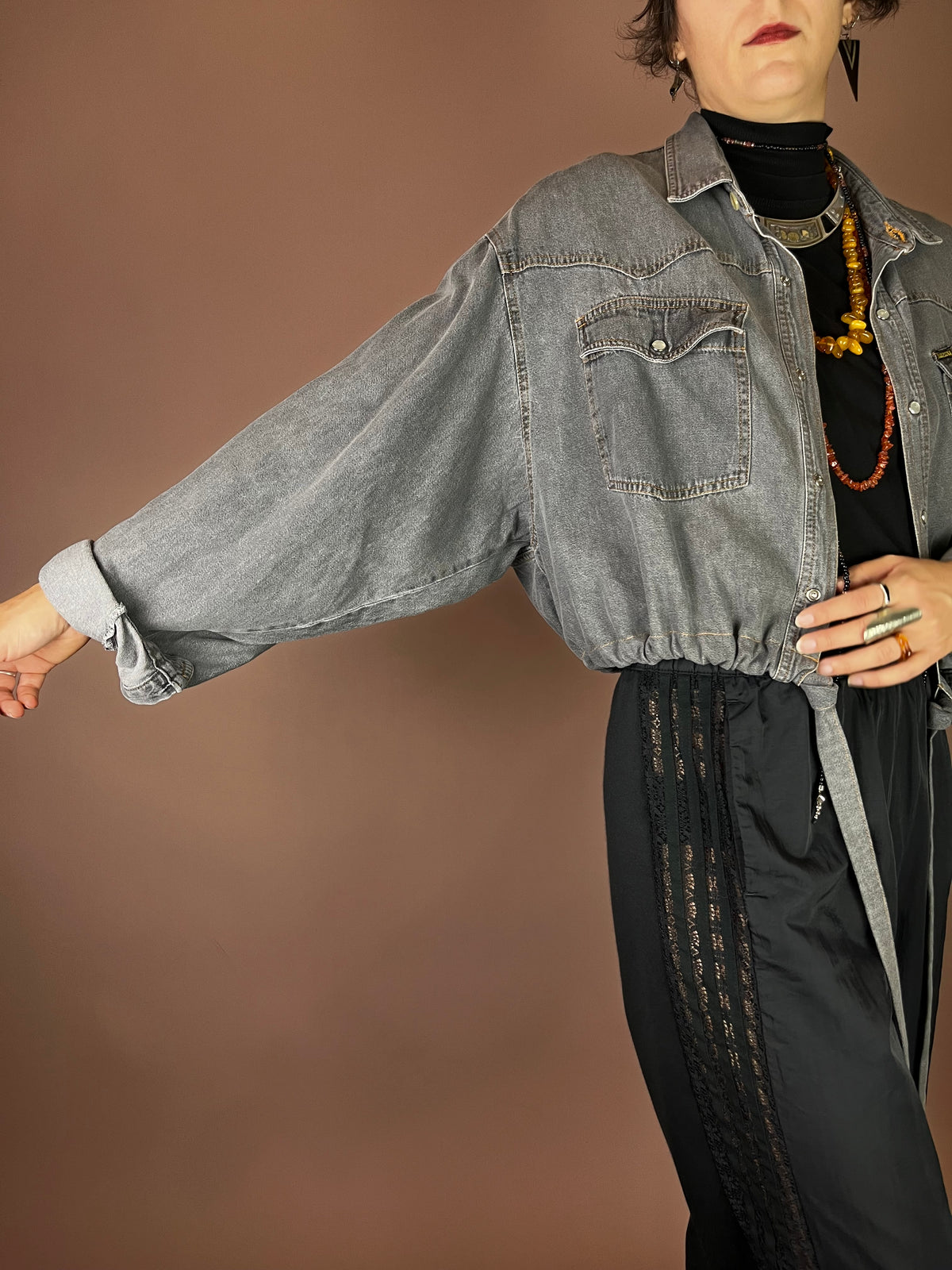Upcycling Cropped Western Jeanshemd in Washed Grey Gr. 36-40