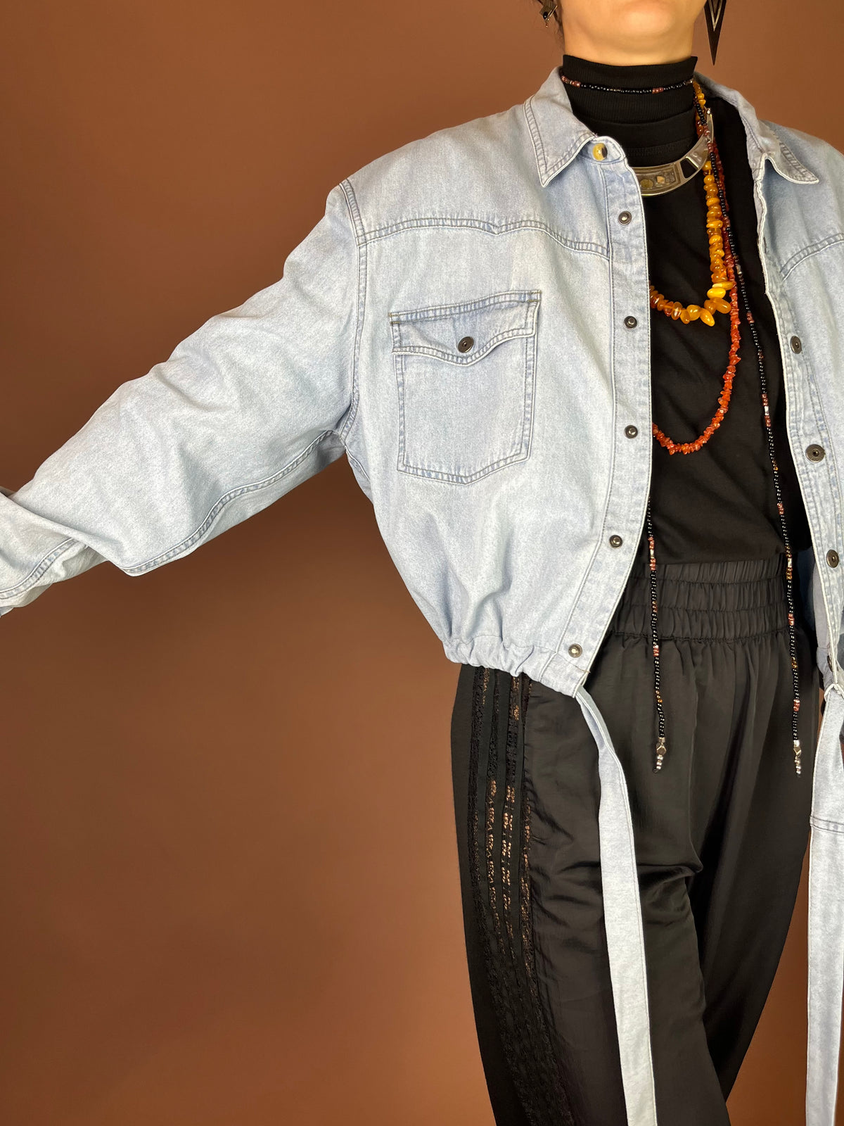 Sky Blue Upcycling Jeanshemd cropped mit Tunnelzug Gr. 36-40