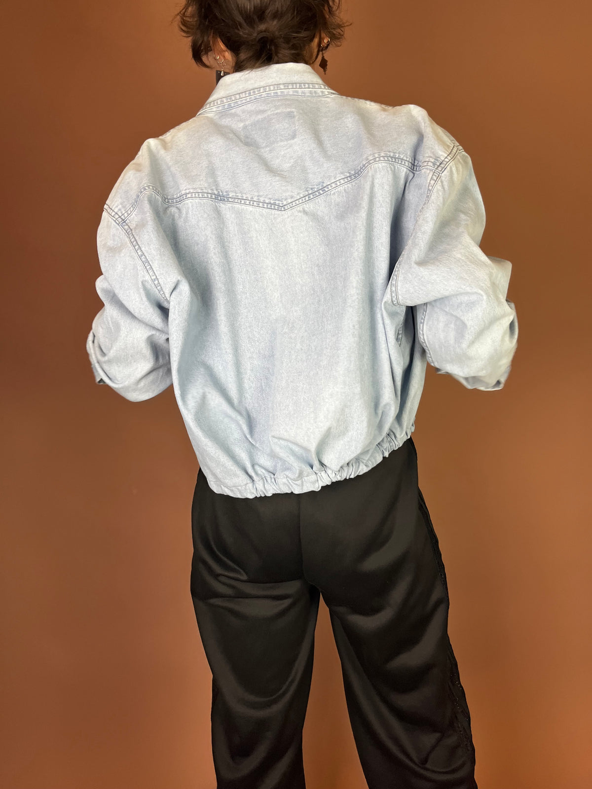 Sky Blue Upcycling Jeanshemd cropped mit Tunnelzug Gr. 36-40