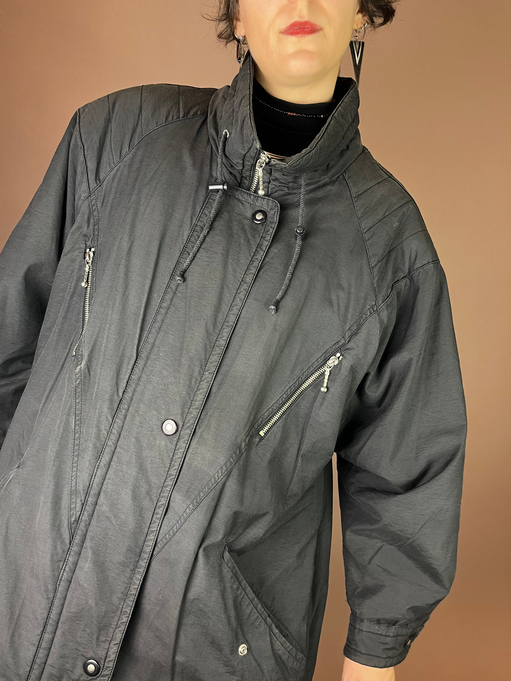 Rot gefütterter Winterparka in Schwarz oversized Gr. 38