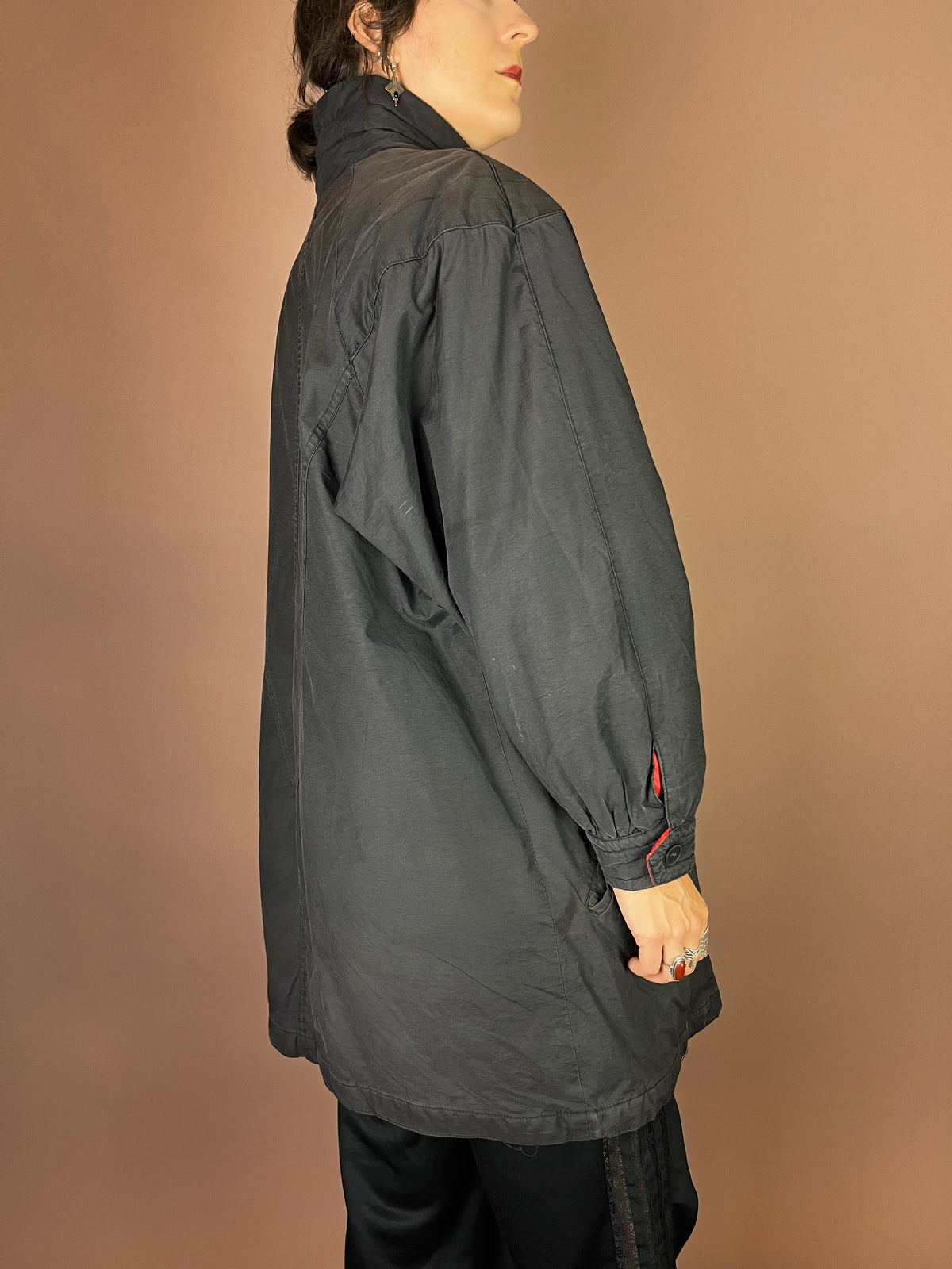 Rot gefütterter Winterparka in Schwarz oversized Gr. 38