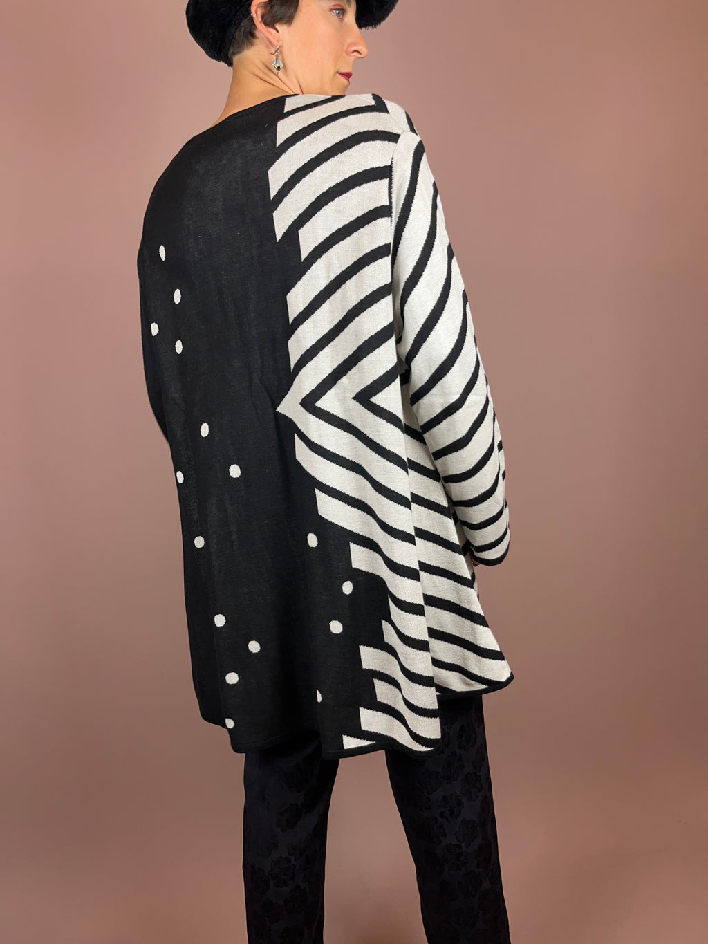 Cardigan Black And White Dots Gr. 42