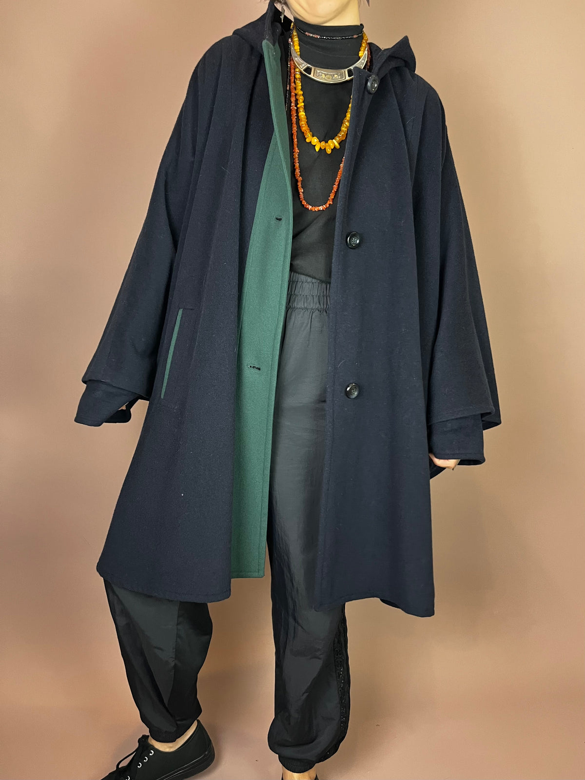 Dramatisches Wollcape mit Kapuze in Dunkelblau und Tannengrün Gr. 46