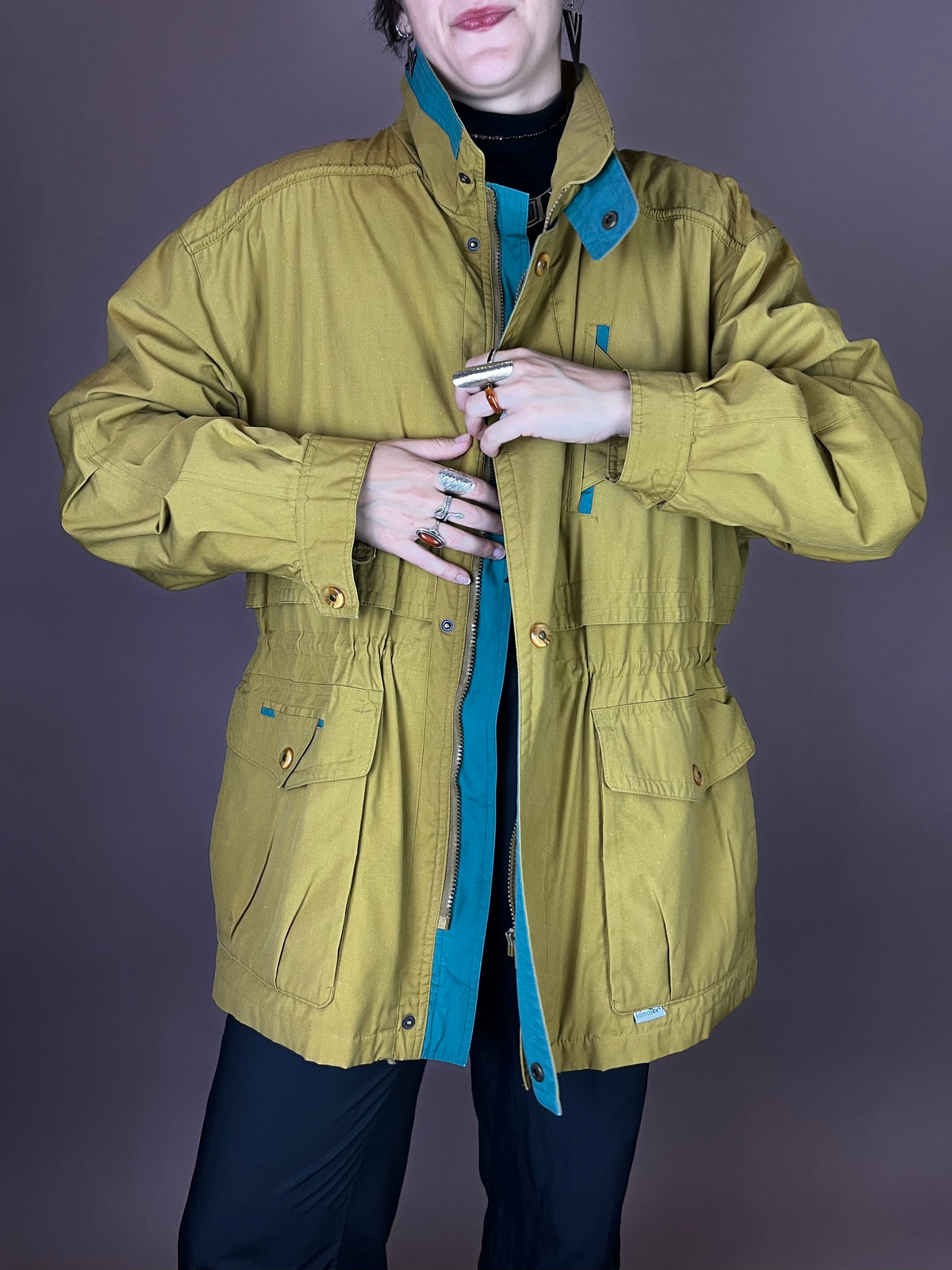 Senfgelbe 80er Utility Jacke mit petrolfarbenen Akzenten Gr. M