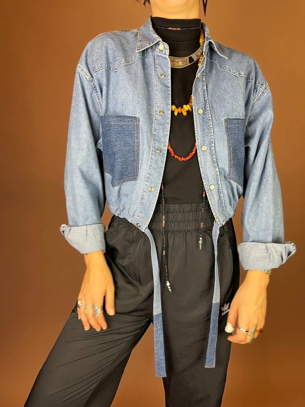 Upcycling Jeanshemd im Two Tone Look cropped mit Tunnelzug Gr. 36-40