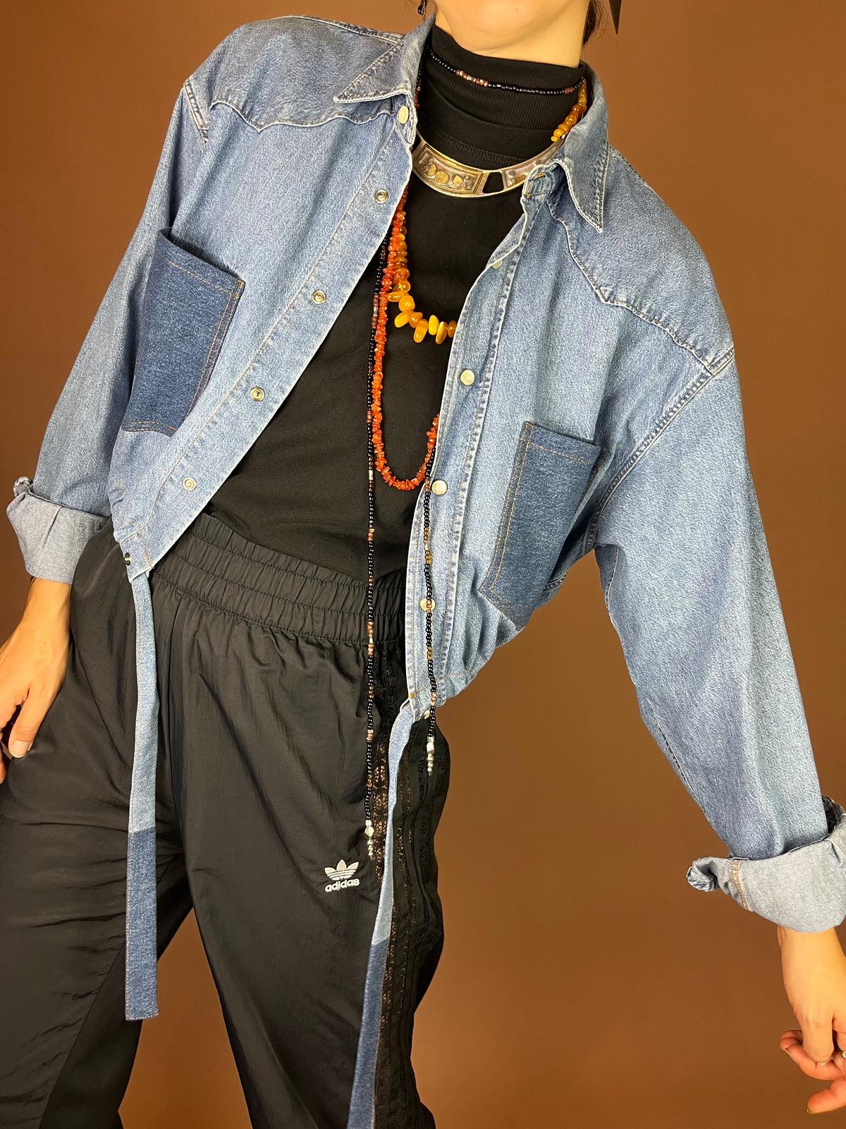 Upcycling Jeanshemd im Two Tone Look cropped mit Tunnelzug Gr. 36-40
