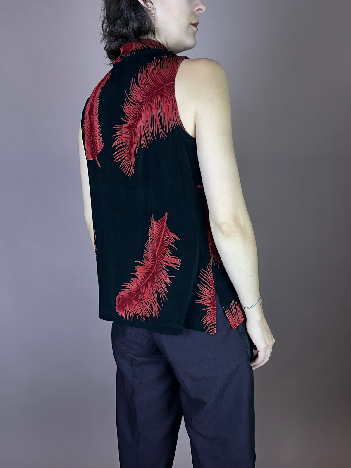 Top Turtle Neck Federn Schwarz Rot Gr. 40