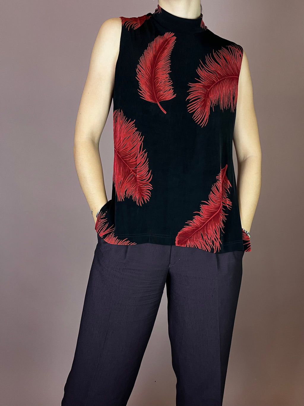 Top Turtle Neck Federn Schwarz Rot Gr. 40
